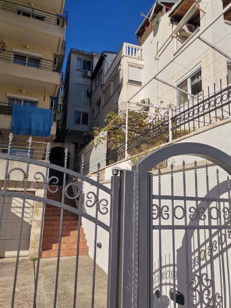 amforaproperty.com/Budva,Babin Do-Jednosoban namesten stan 35m2 sa pogledom na more