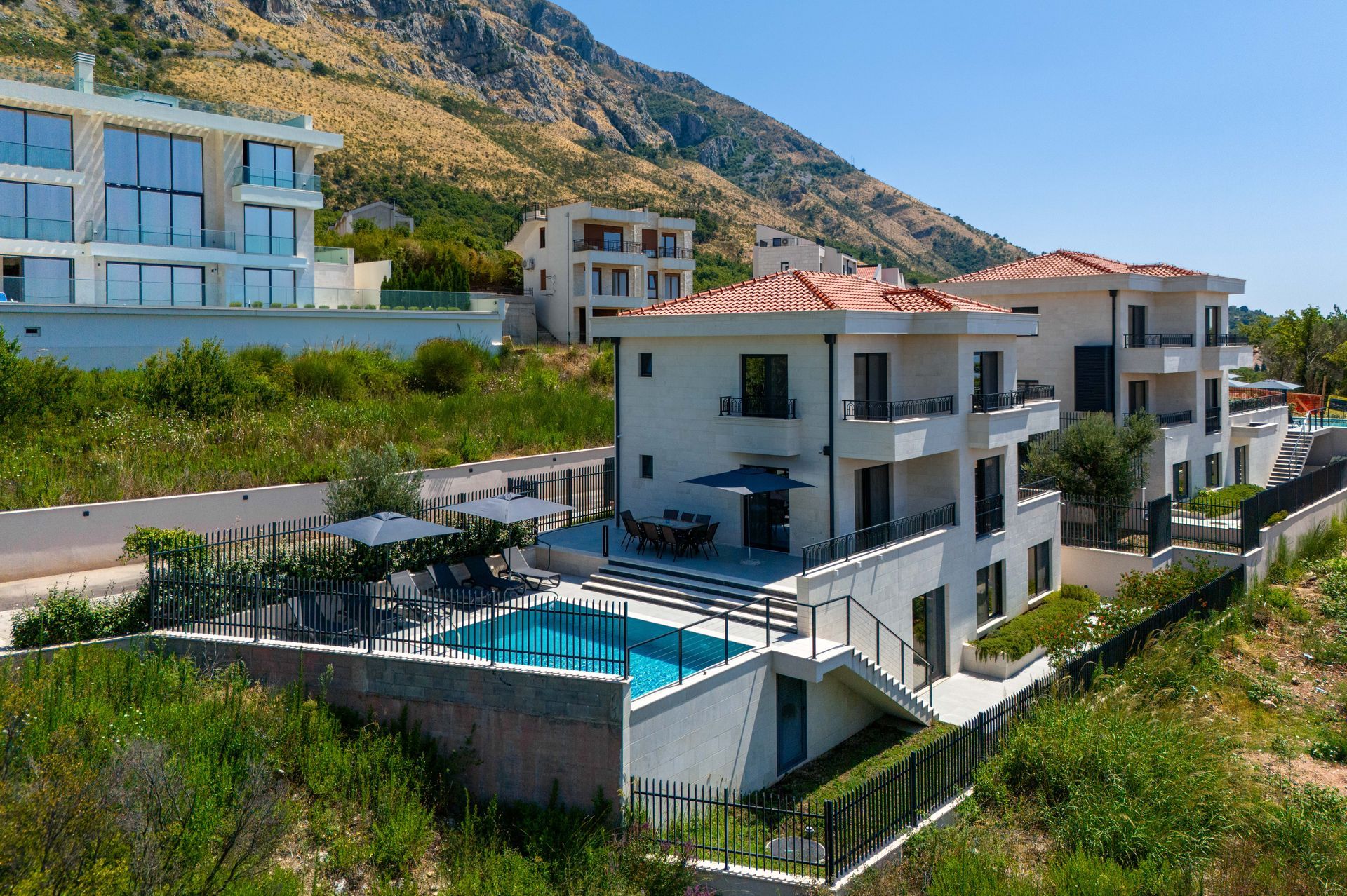 Budva, Reževići – Nova Luksuzna Vila sa Pogledom na More i Bazenom - Amfora Real Estate