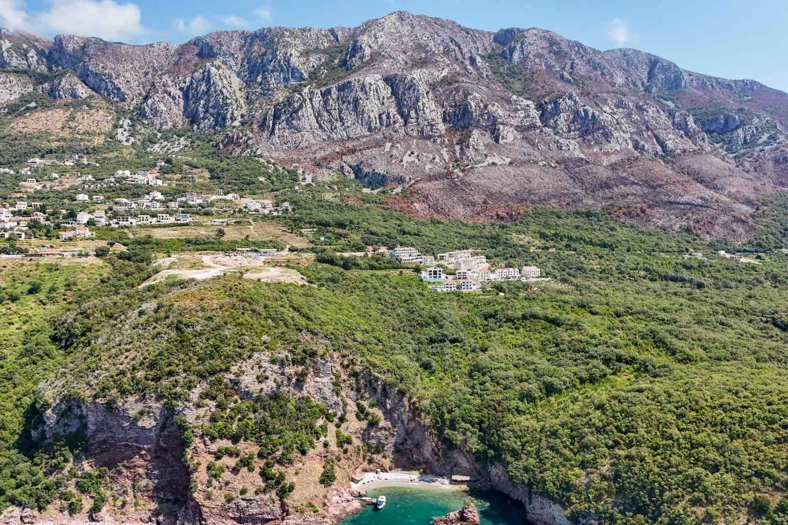 amforaproperty.com/Budva, Reževići – Nova Luksuzna Vila sa Pogledom na More i Bazenom