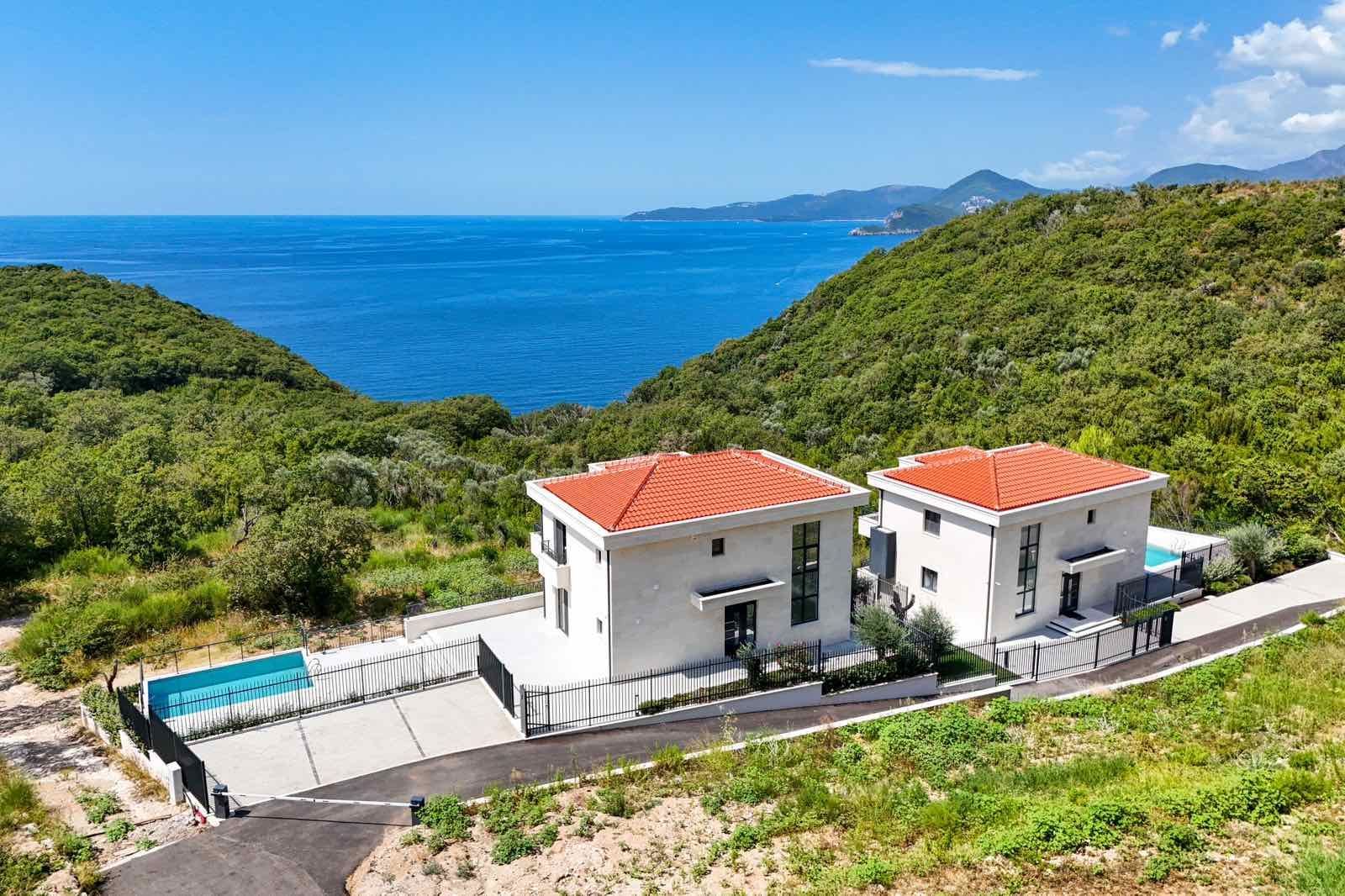 amforaproperty.com/Budva, Reževići – Nova Luksuzna Vila sa Pogledom na More i Bazenom