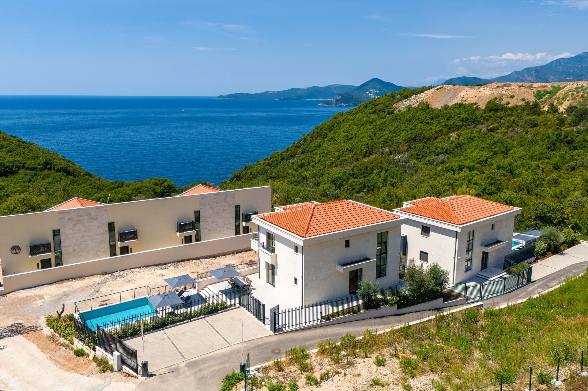 Budva, Reževići – Nova Luksuzna Vila sa Pogledom na More i Bazenom - Amfora Real Estate