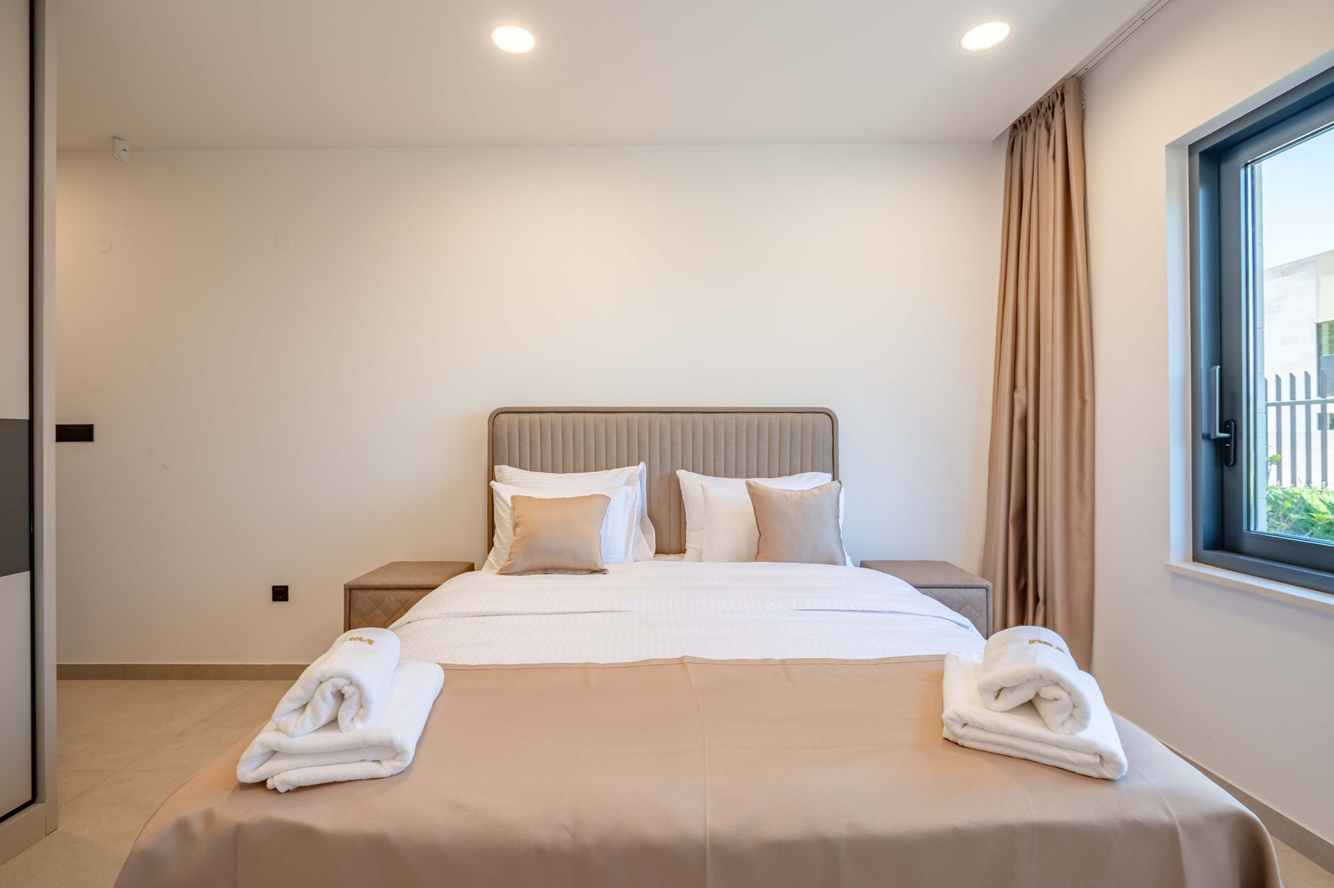 Budva, Reževići – Nova Luksuzna Vila sa Pogledom na More i Bazenom - Amfora Real Estate