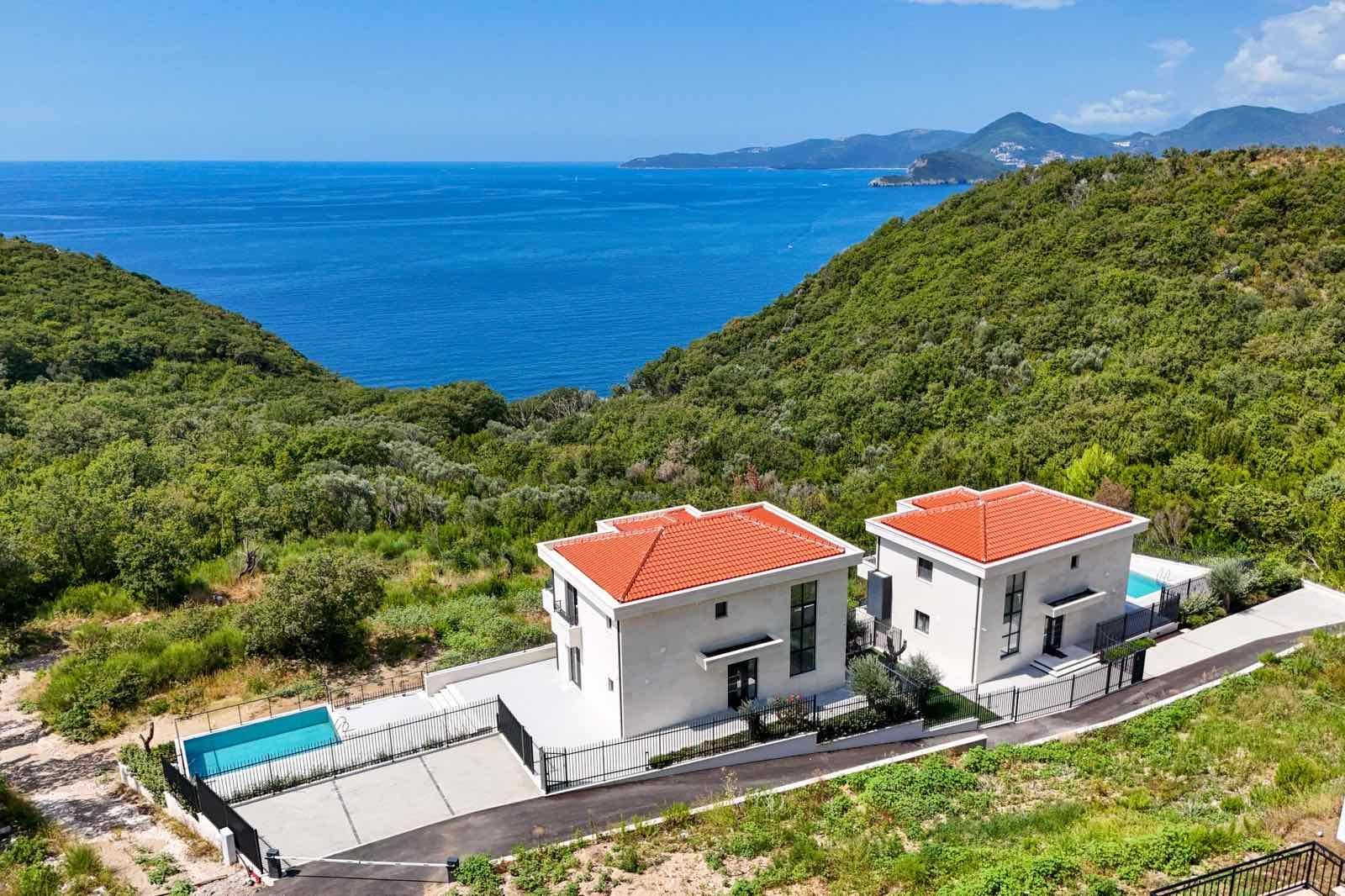 amforaproperty.com/Budva, Reževići – Nova Luksuzna Vila sa Pogledom na More i Bazenom