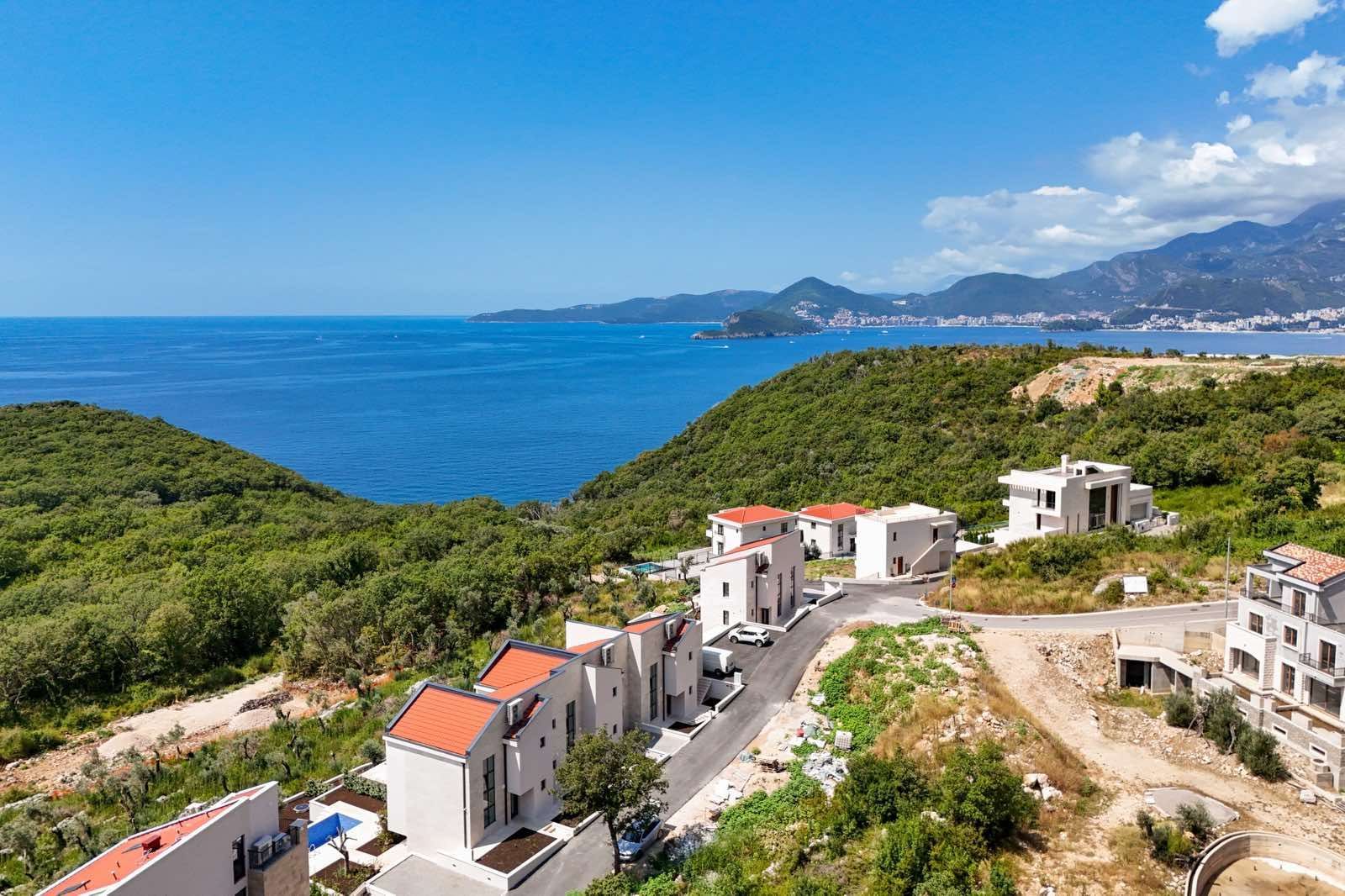 amforaproperty.com/Budva, Reževići – Nova Luksuzna Vila sa Pogledom na More i Bazenom