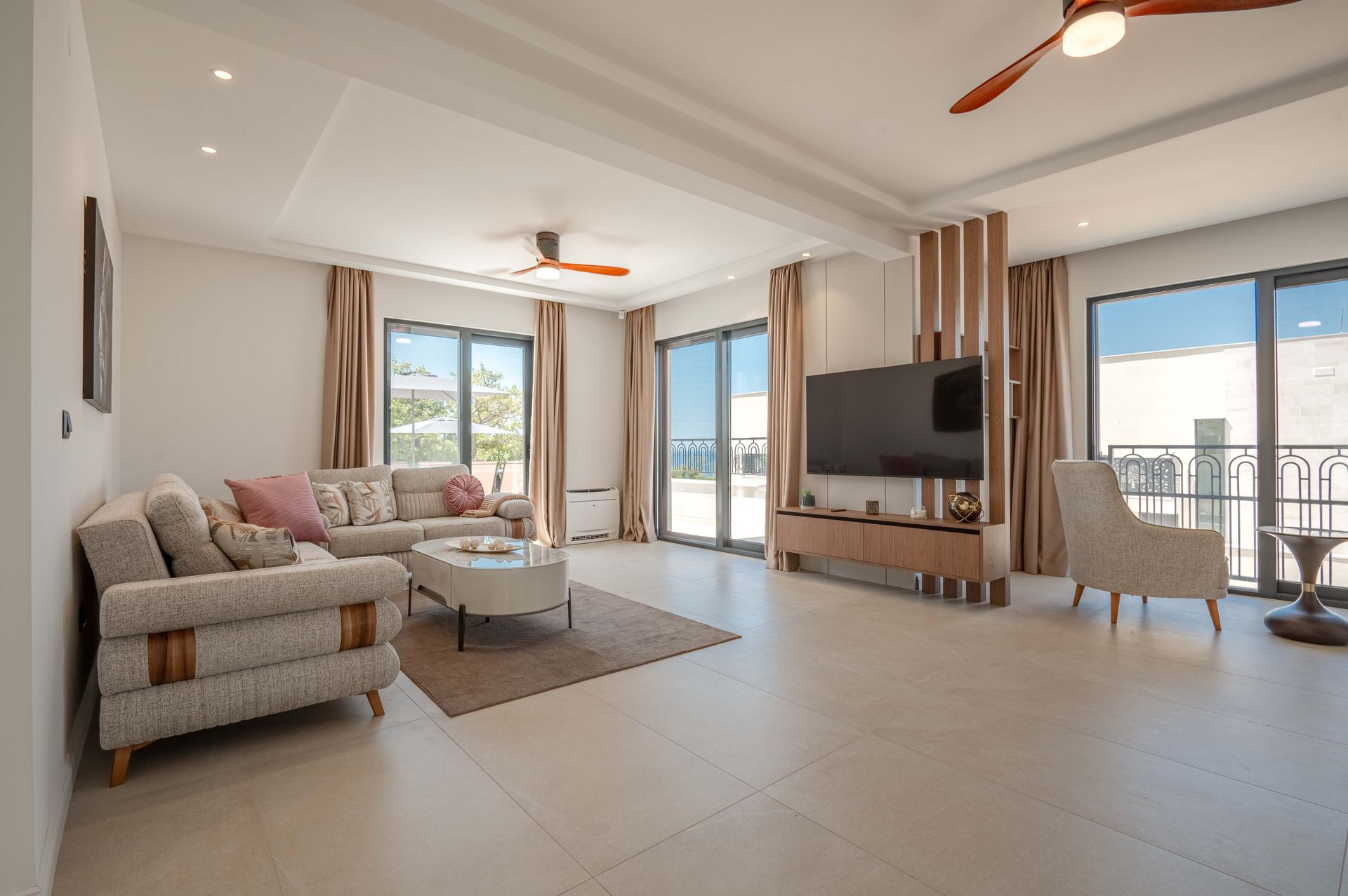 Budva, Reževići – Nova Luksuzna Vila sa Pogledom na More i Bazenom - Amfora Real Estate