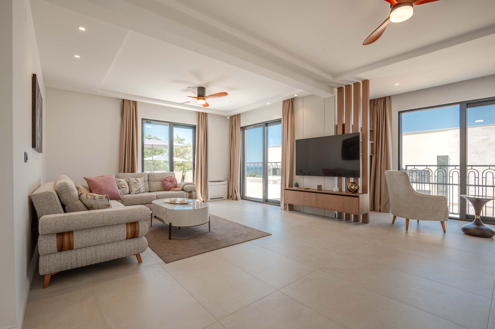 Budva, Reževići – Nova Luksuzna Vila sa Pogledom na More i Bazenom - Amfora Real Estate