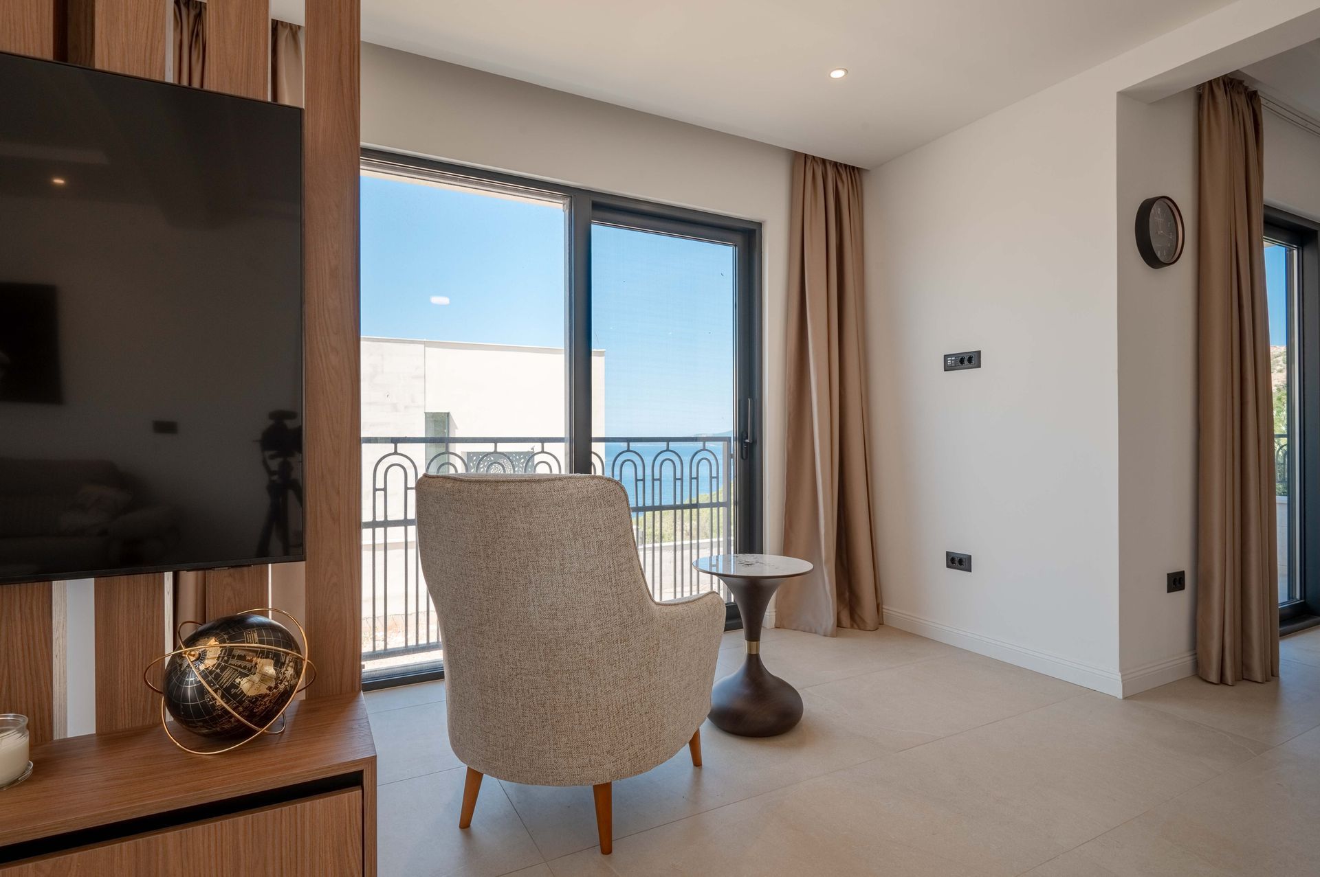 Budva, Reževići – Nova Luksuzna Vila sa Pogledom na More i Bazenom - Amfora Real Estate