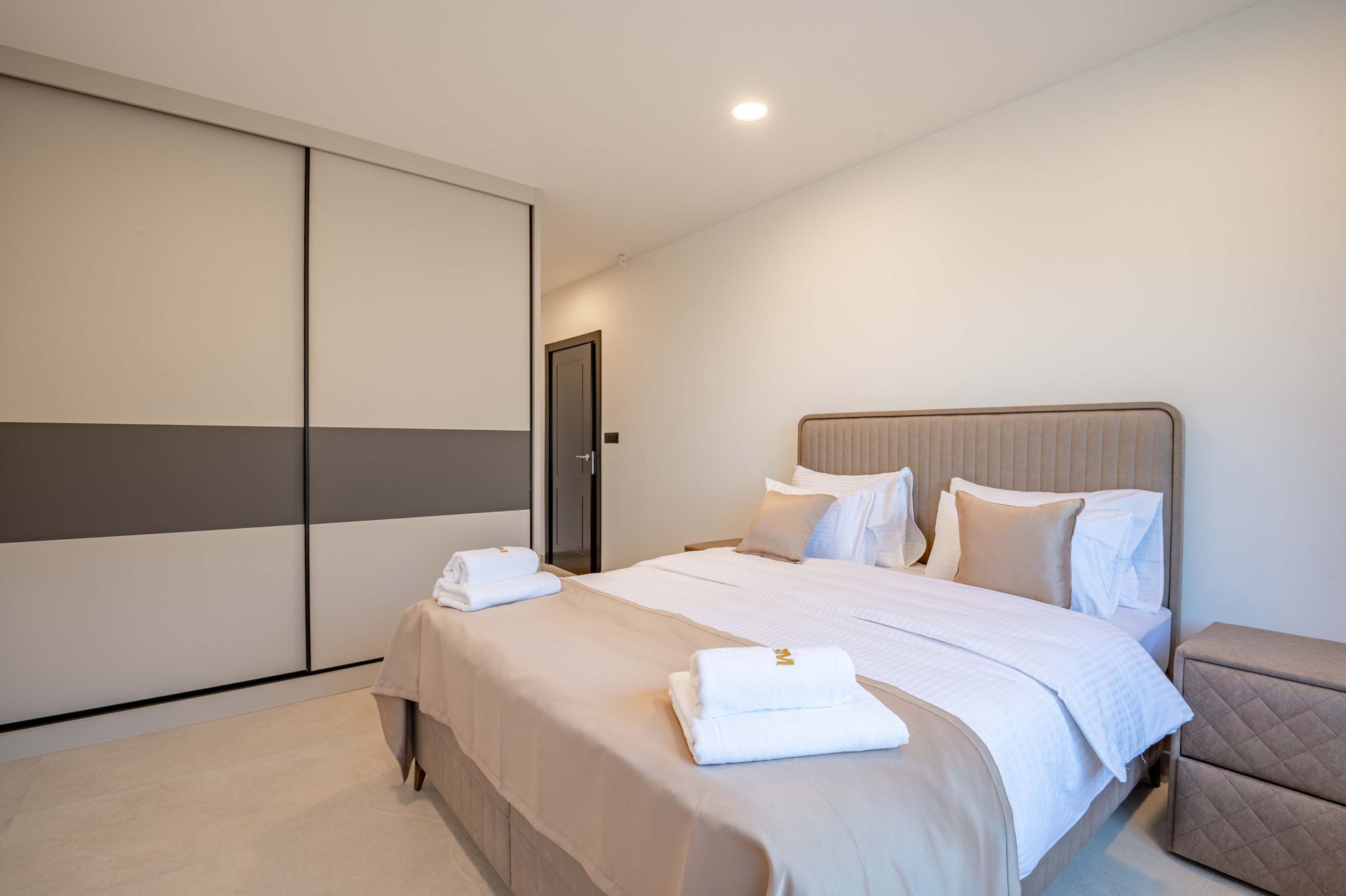 Budva, Reževići – Nova Luksuzna Vila sa Pogledom na More i Bazenom - Amfora Real Estate