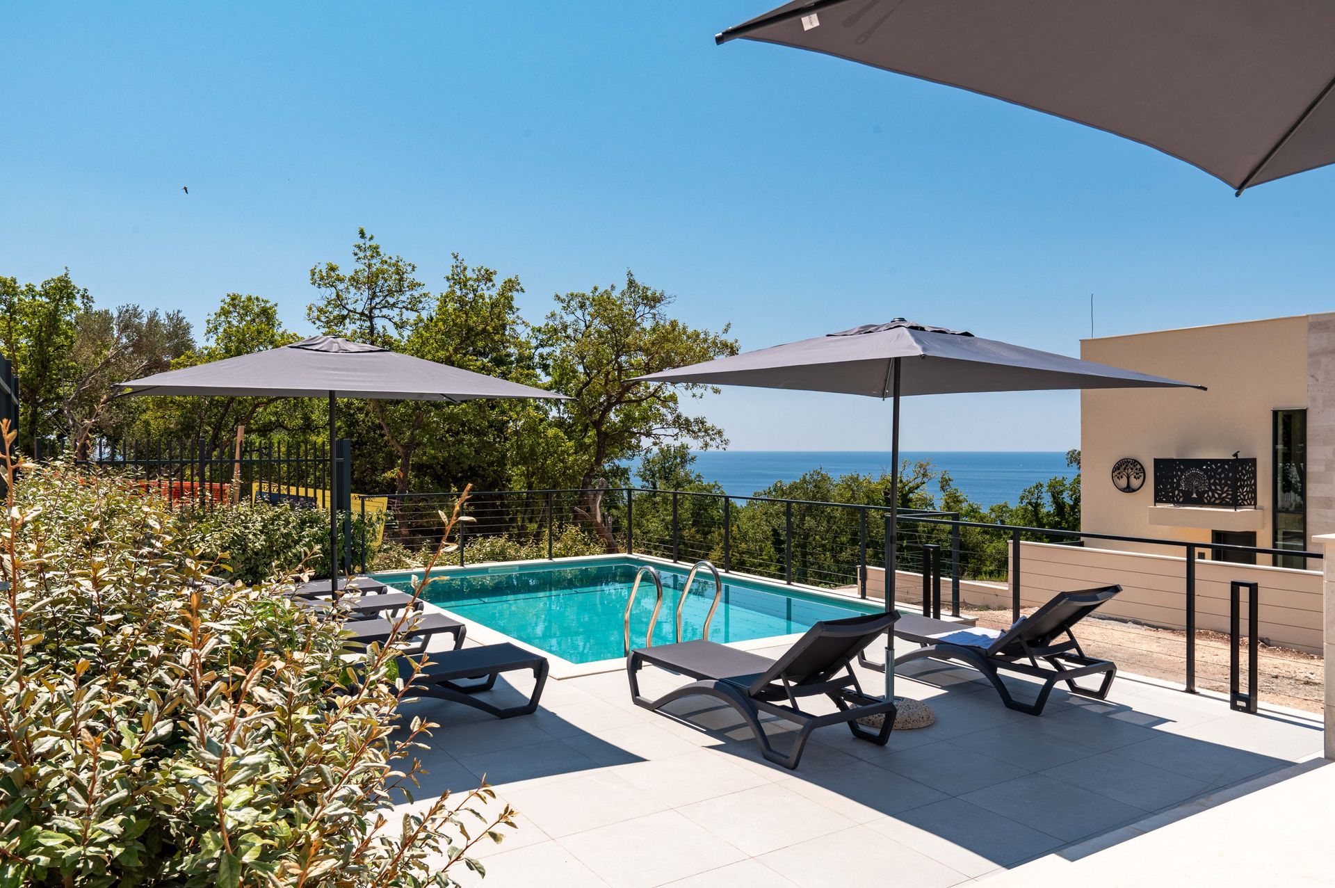 Budva, Reževići – Nova Luksuzna Vila sa Pogledom na More i Bazenom - Amfora Real Estate