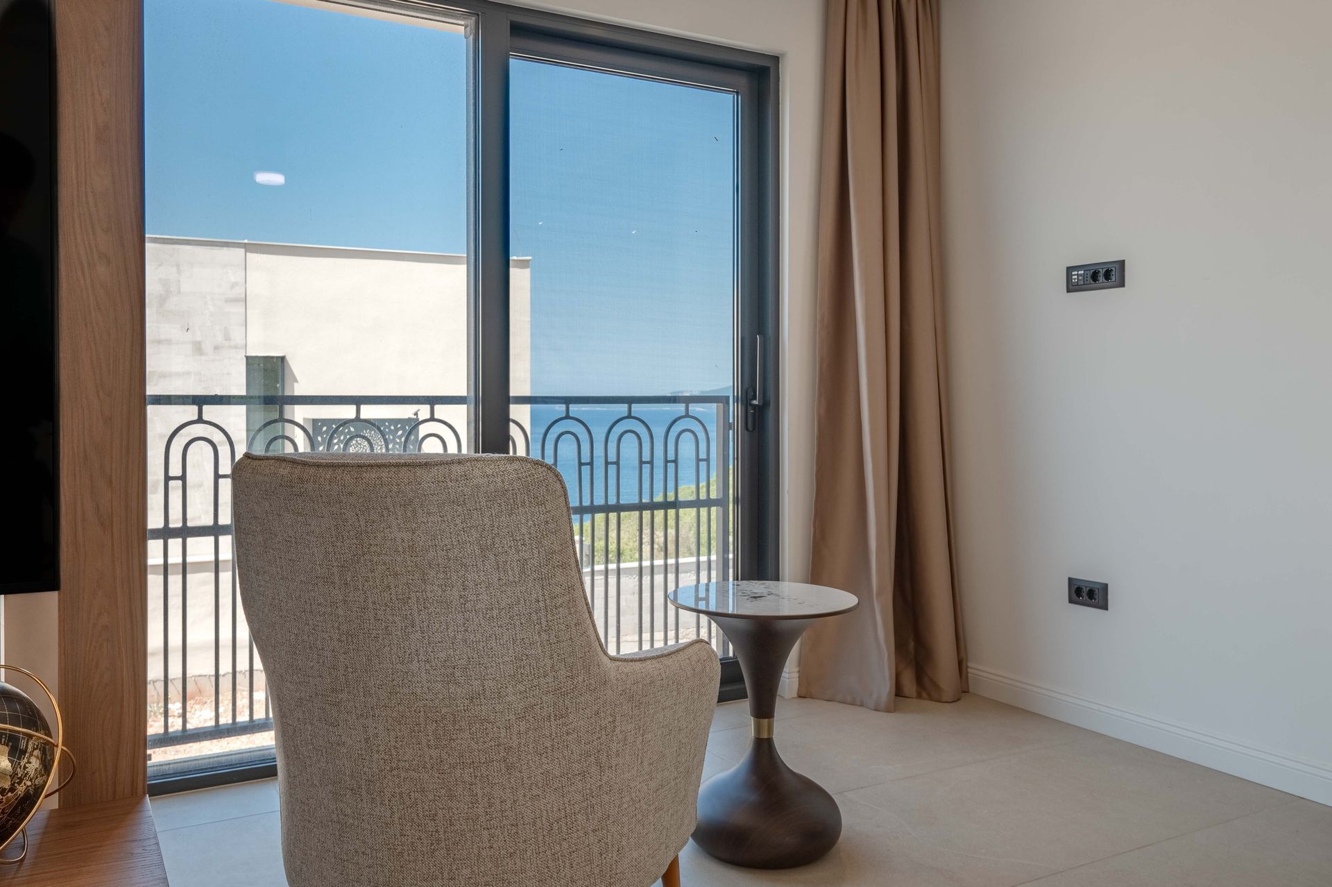 Budva, Reževići – Nova Luksuzna Vila sa Pogledom na More i Bazenom - Amfora Real Estate