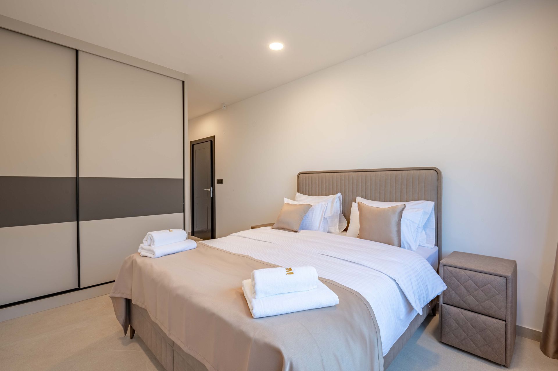 Budva, Reževići – Nova Luksuzna Vila sa Pogledom na More i Bazenom - Amfora Real Estate