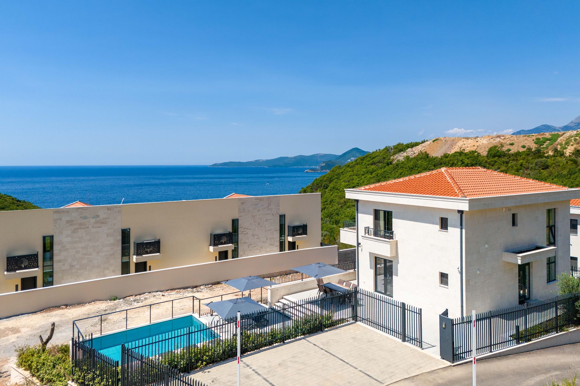 Budva, Reževići – Nova Luksuzna Vila sa Pogledom na More i Bazenom - Amfora Real Estate