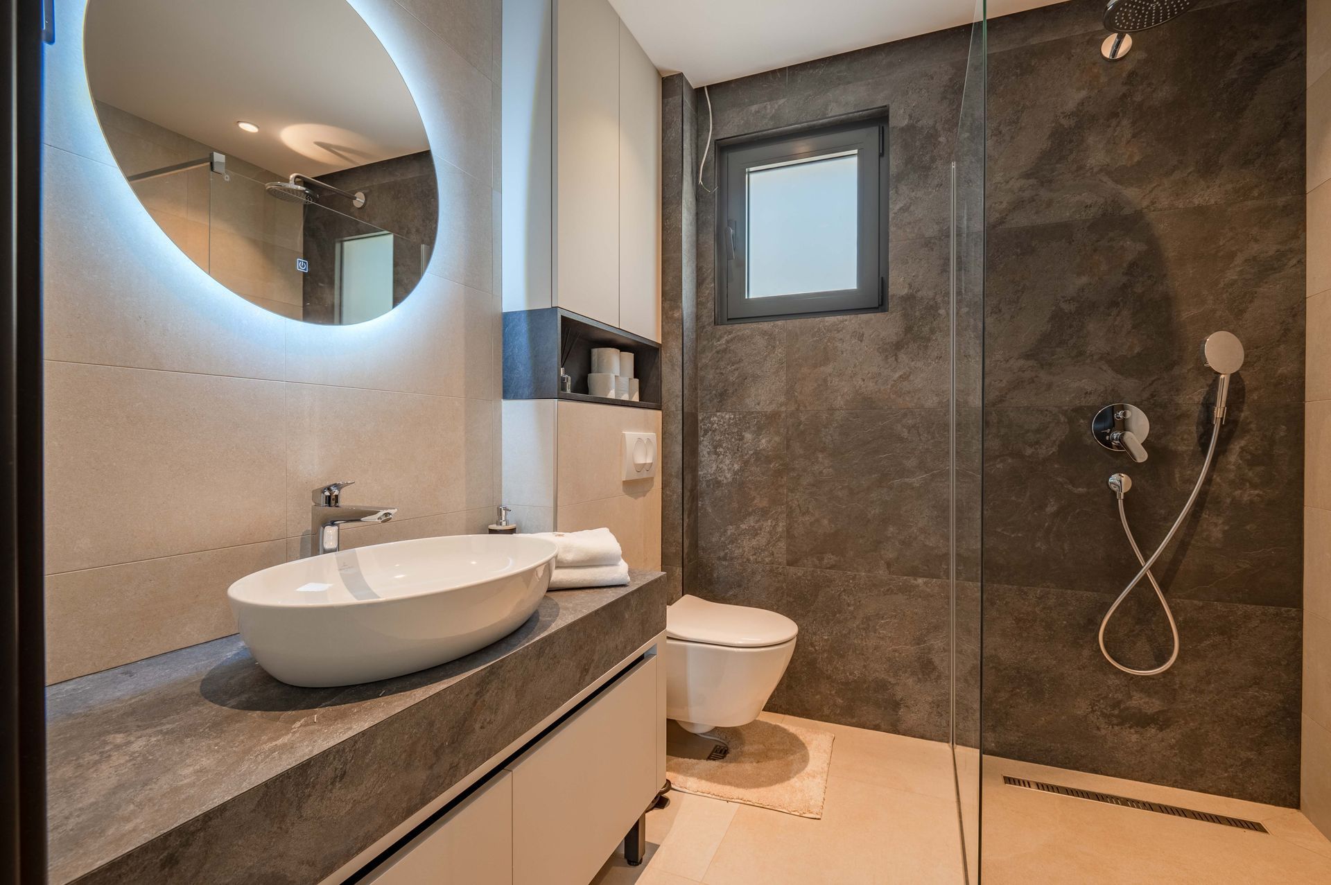 Budva, Reževići – Dve Nove Luksuzna Vila sa Pogledom na More i Bazenom - Amfora Real Estate