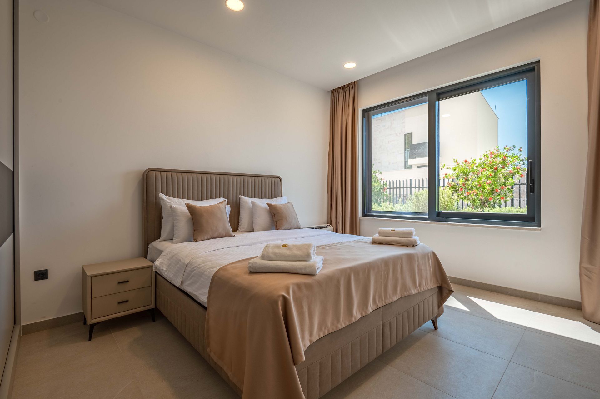 Budva, Reževići – Dve Nove Luksuzna Vila sa Pogledom na More i Bazenom - Amfora Real Estate