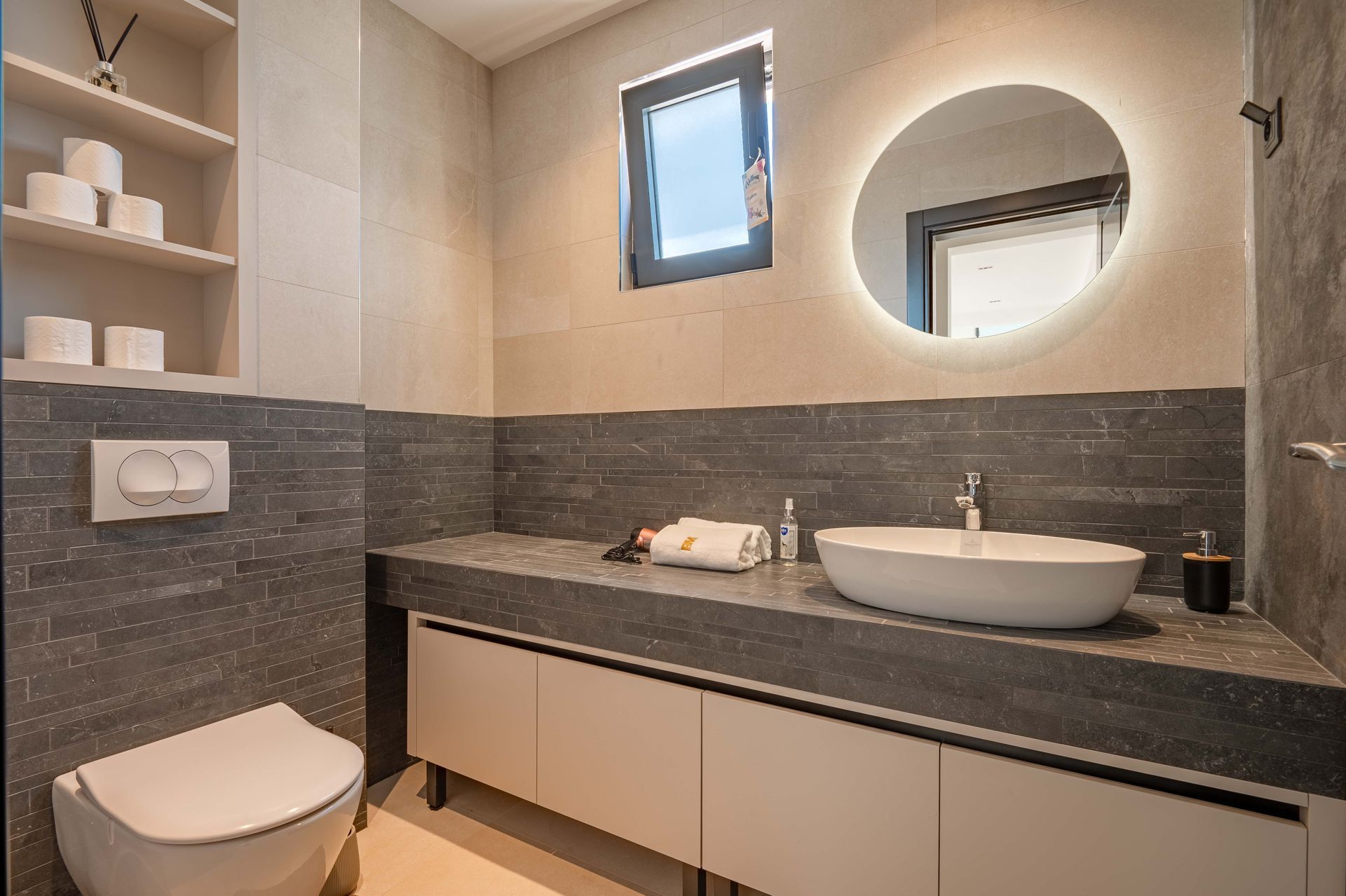 Budva, Reževići – Dve Nove Luksuzna Vila sa Pogledom na More i Bazenom - Amfora Real Estate