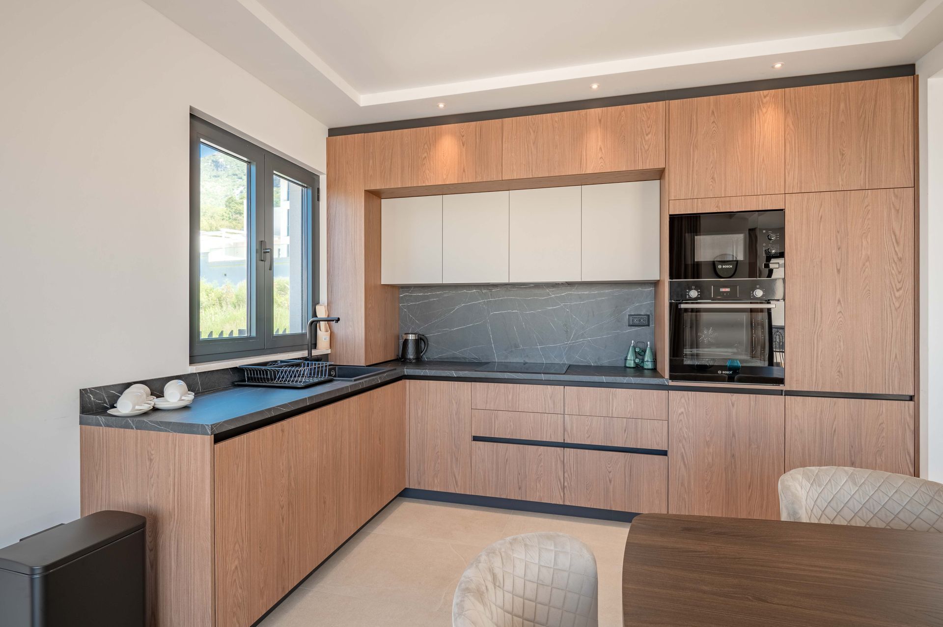 Budva, Reževići – Dve Nove Luksuzna Vila sa Pogledom na More i Bazenom - Amfora Real Estate