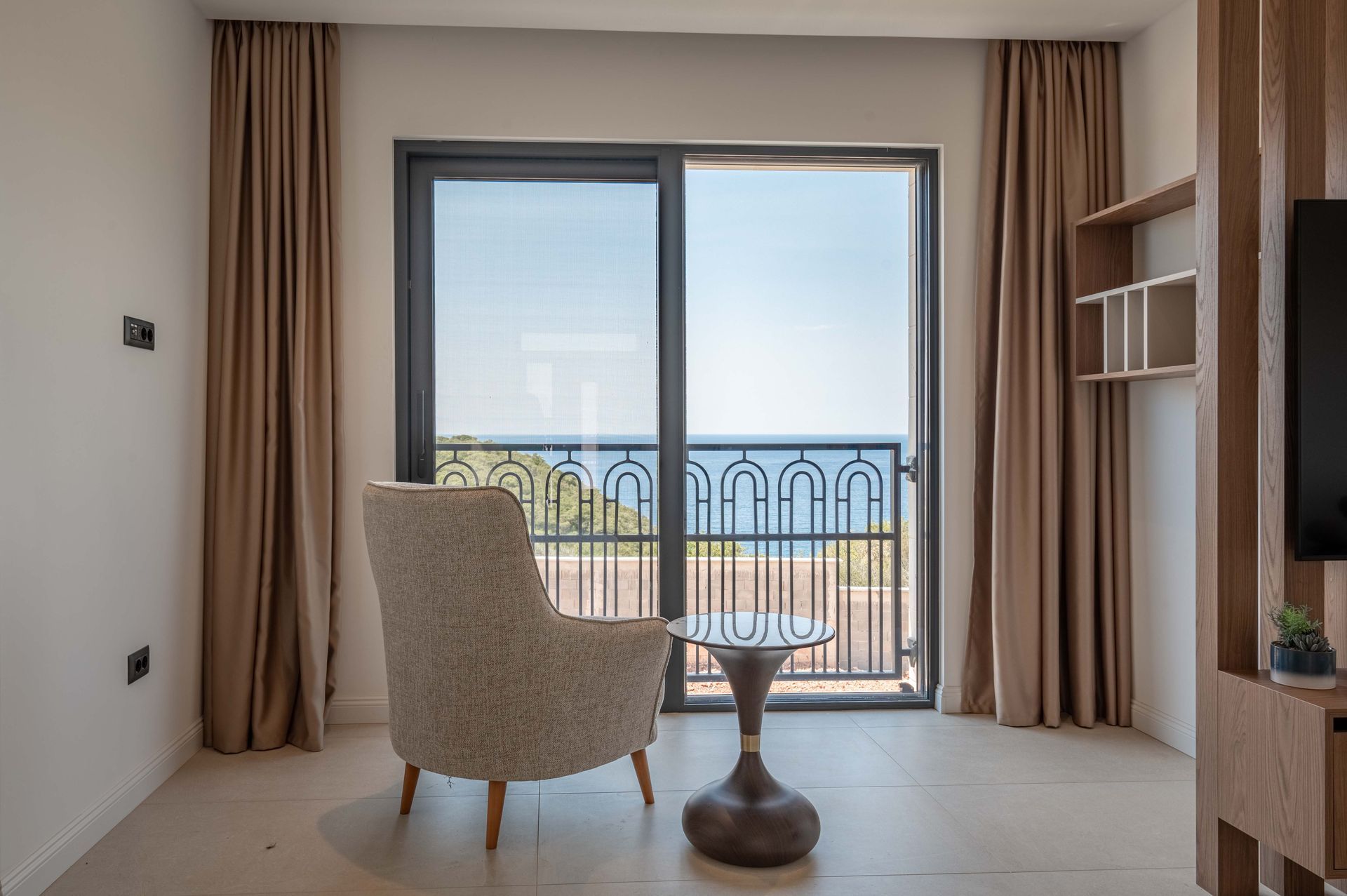 Budva, Reževići – Dve Nove Luksuzna Vila sa Pogledom na More i Bazenom - Amfora Real Estate