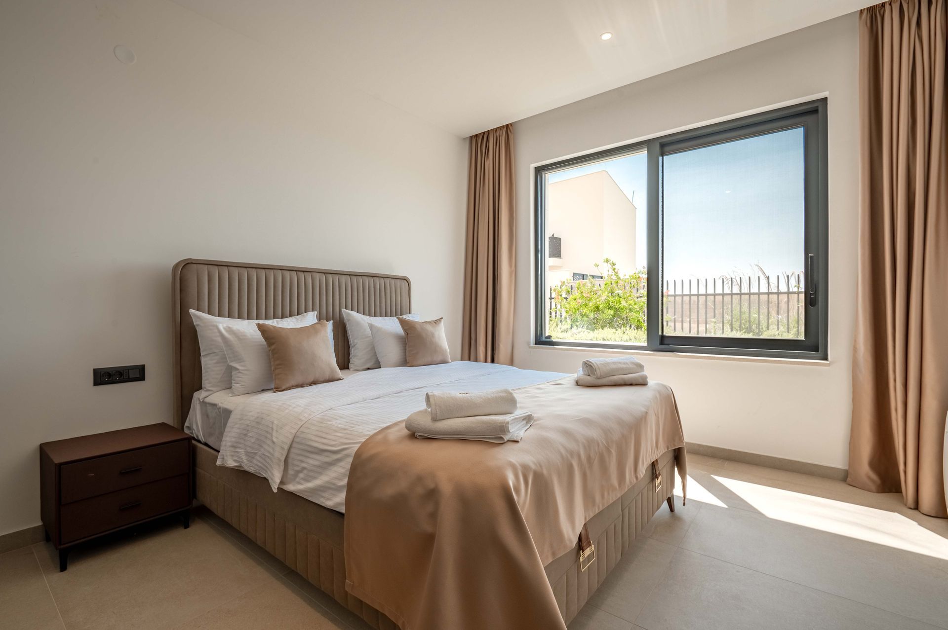 Budva, Reževići – Dve Nove Luksuzna Vila sa Pogledom na More i Bazenom - Amfora Real Estate