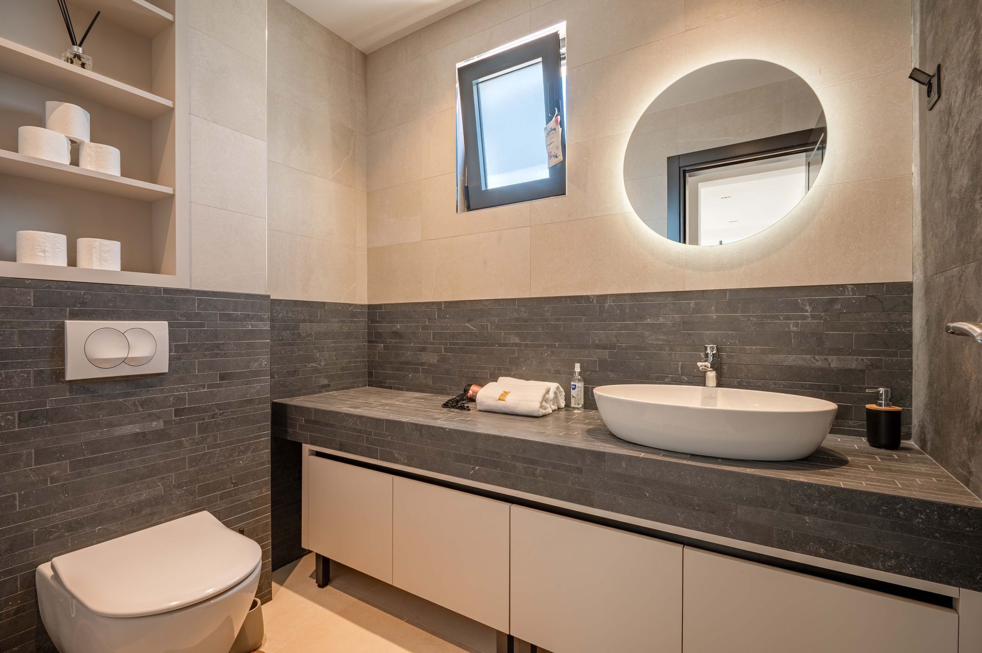 Budva, Reževići – Dve Nove Luksuzna Vila sa Pogledom na More i Bazenom - Amfora Real Estate