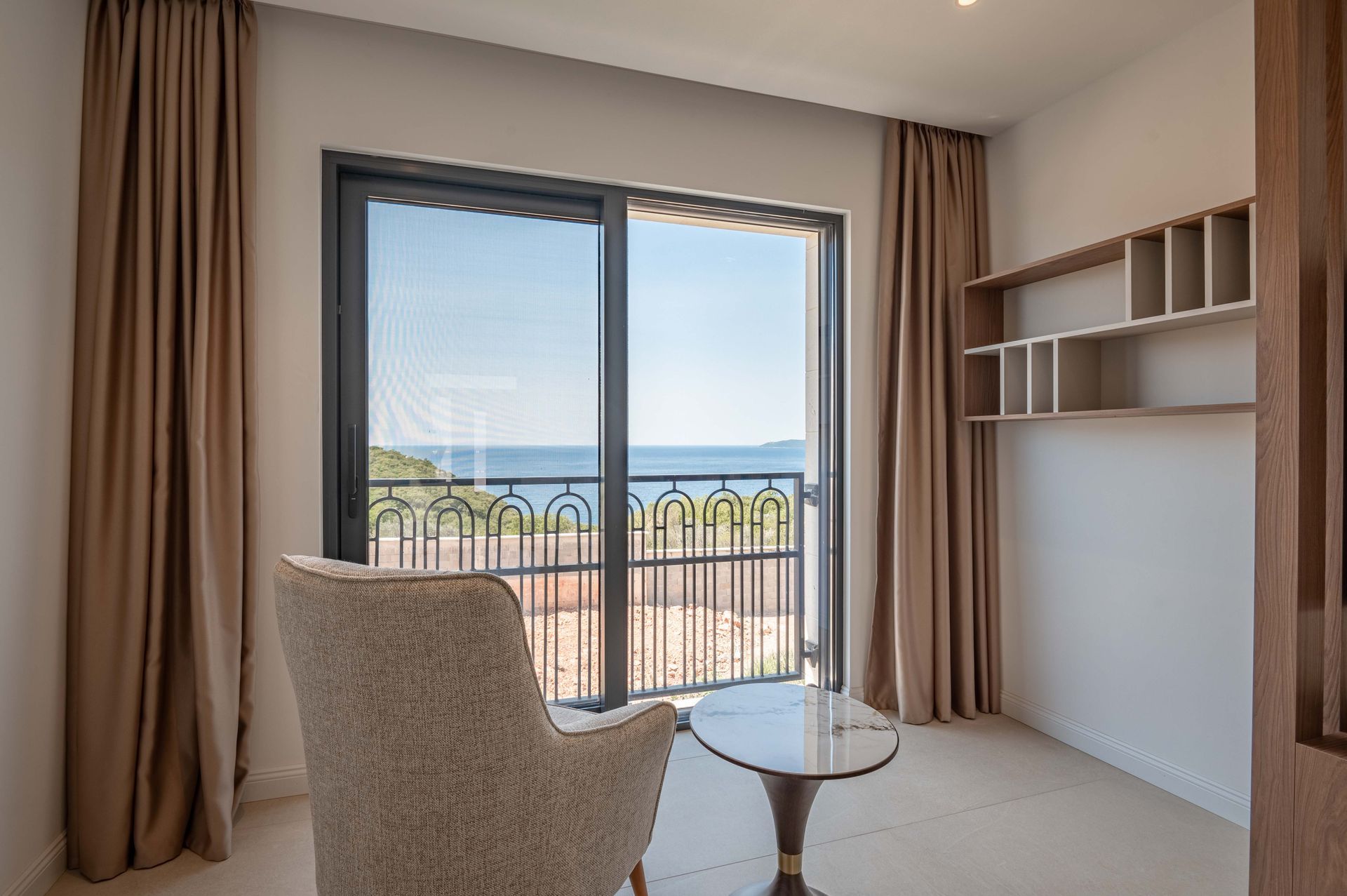 Budva, Reževići – Dve Nove Luksuzna Vila sa Pogledom na More i Bazenom - Amfora Real Estate