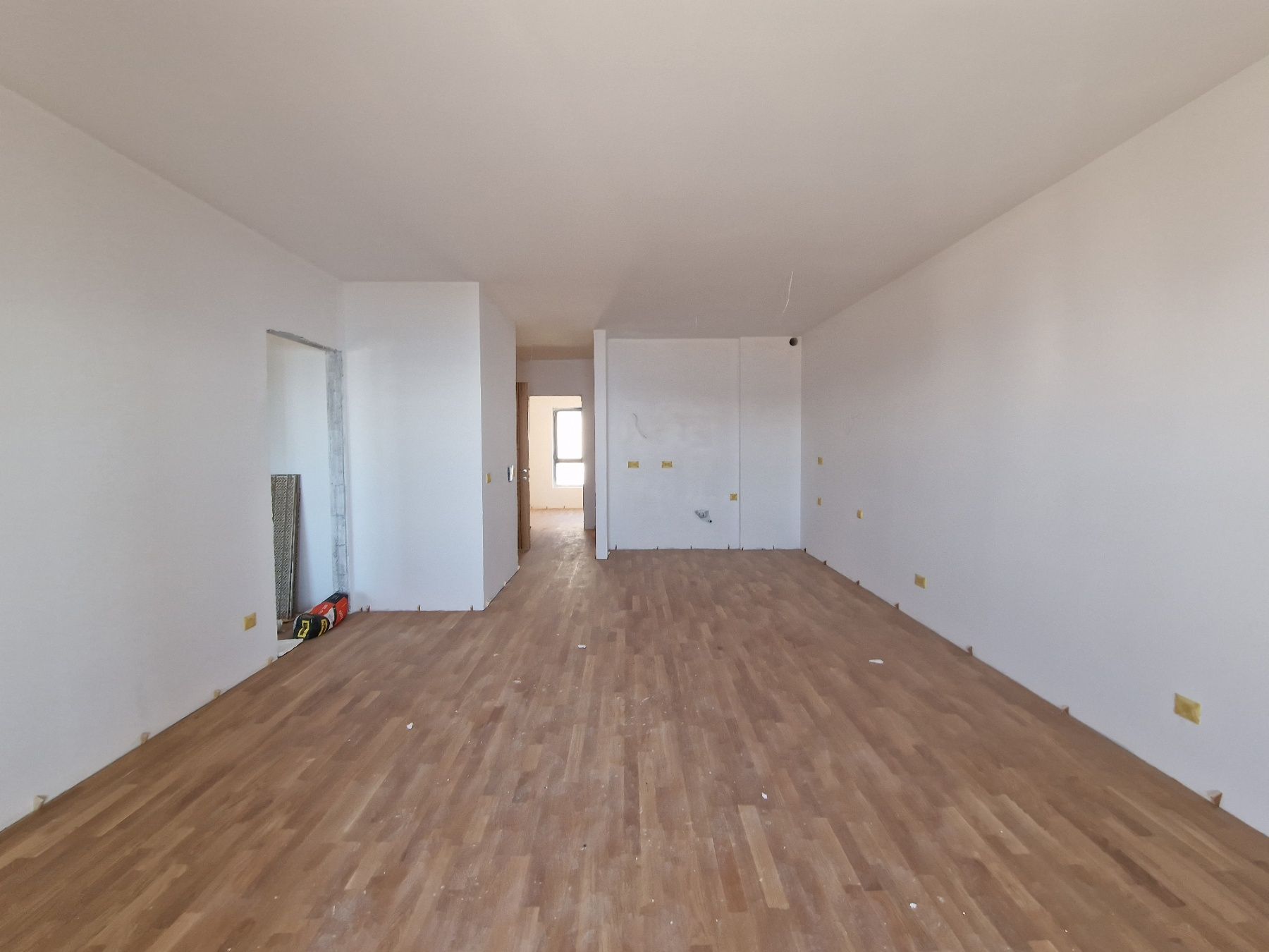 Dvosoban Stan 88.81m² sa pogledom na more i gratis krovnom terasom u Novom Stambenom Kompleksu u Bečićima - Amfora Real Estate