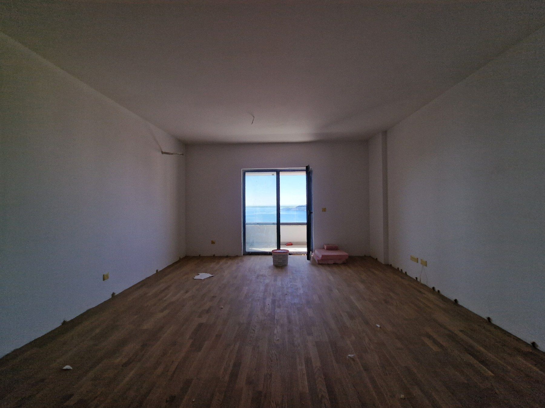 Dvosoban Stan 88.81m² sa pogledom na more i gratis krovnom terasom u Novom Stambenom Kompleksu u Bečićima - Amfora Real Estate