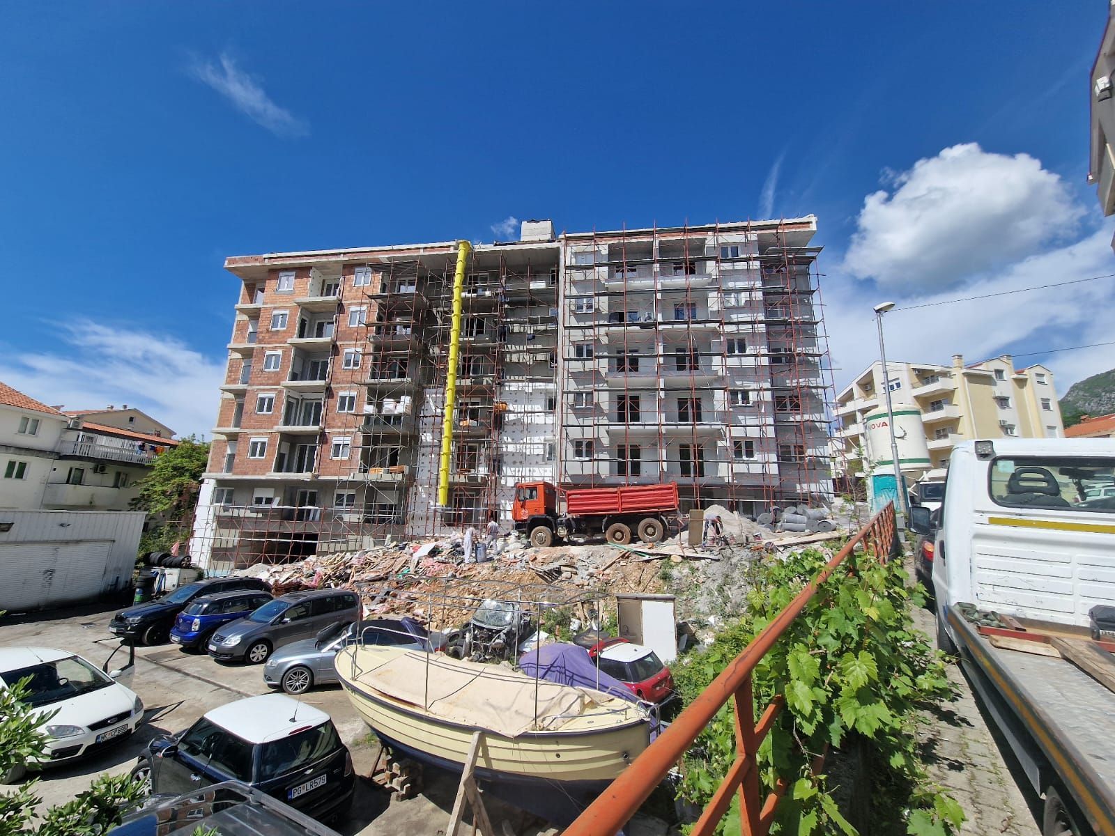 amforaproperty.com/Nov jednosoban apartman 46m2 u izgradnji,Budva-Lazi