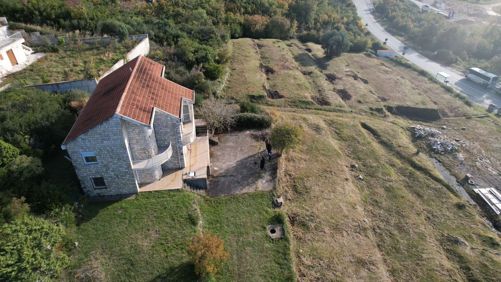 amforaproperty.com/Kuća sa Panoramskim Pogledom na More i Parcelom od 813 m² – Blizikuće, Sveti Stefan