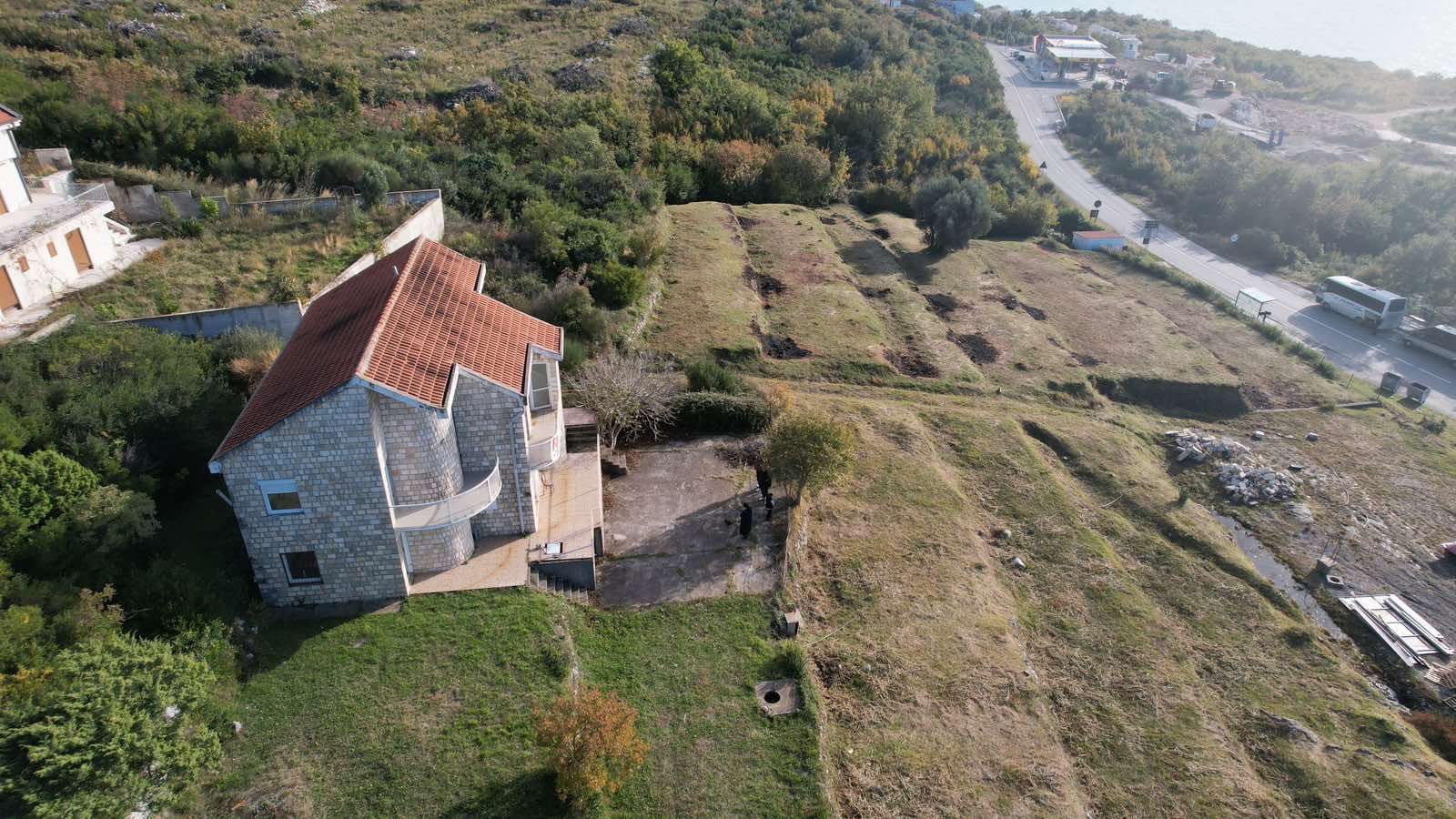 amforaproperty.com/Kuća sa Panoramskim Pogledom na More i Parcelom od 813 m² – Blizikuće, Sveti Stefan