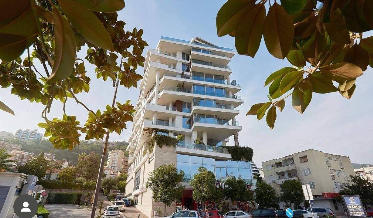 amforaproperty.com/Luksuzan dvosoban stan u Dukley Residences, Budva – Ekskluzivna nekretnina 100m od mora