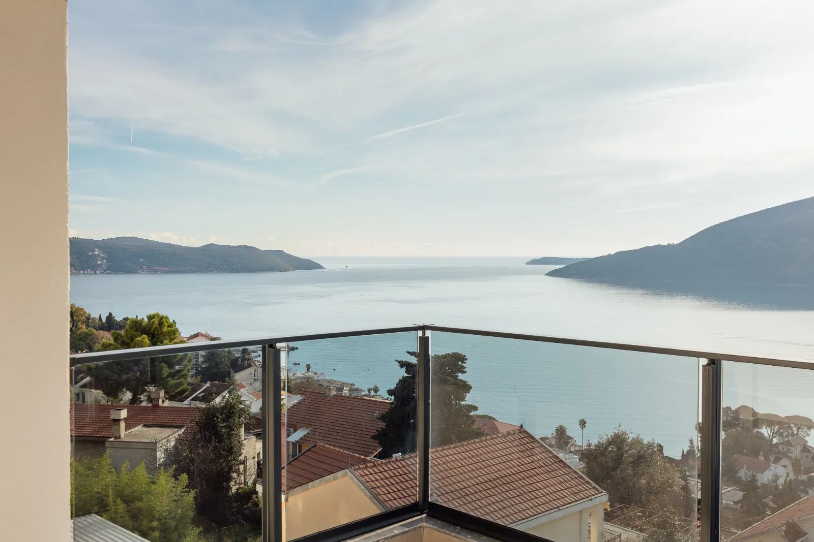 amforaproperty.com/Luksuzan trosoban stan 122m² sa panoramskim pogledom u kompleksu sa bazenom, Herceg Novi - Topla