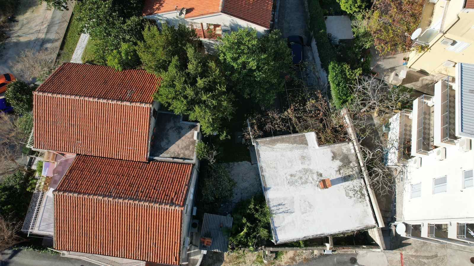 amforaproperty.com/Urbanizovan plac 250m2 sa pogledom na more u Becicima