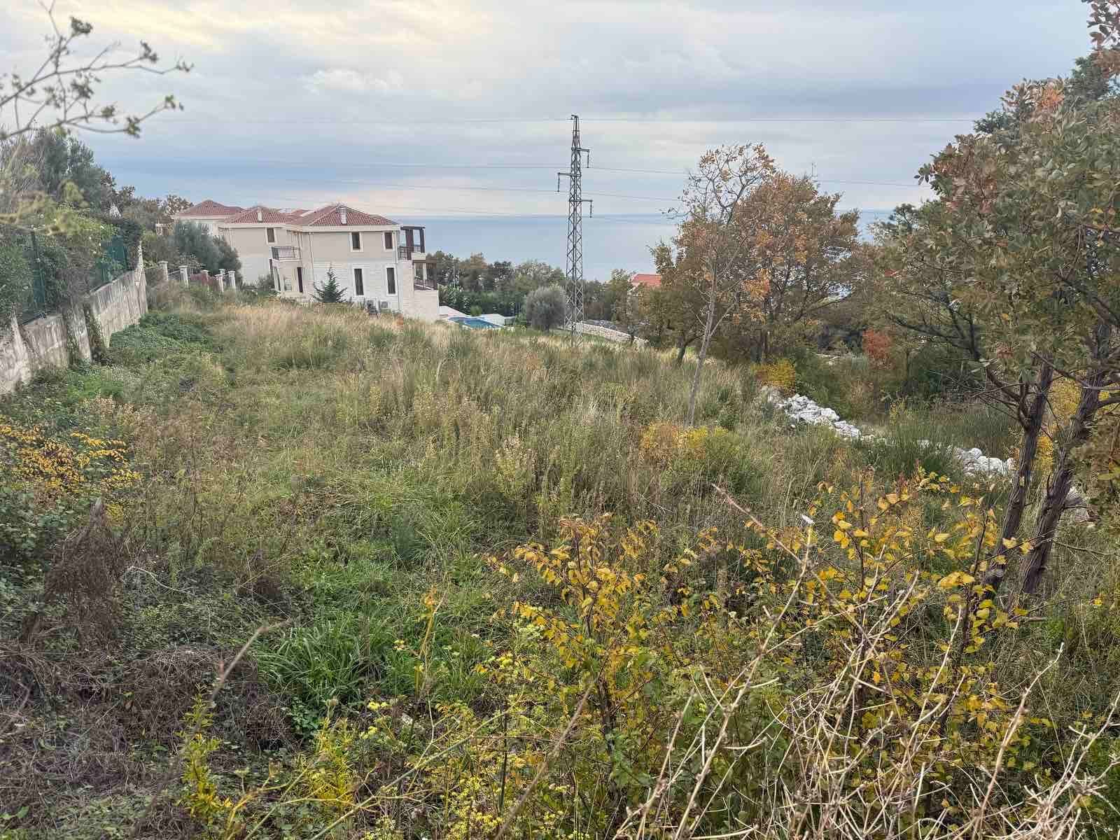 amforaproperty.com/Urbanizovan plac 1.891 m² sa pogledom na more, Blizikuće, Budva