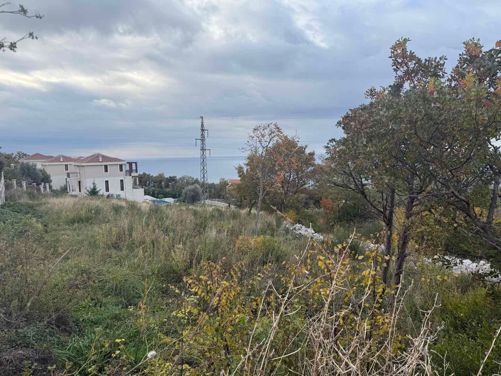 amforaproperty.com/Urbanizovan plac 1.891 m² sa pogledom na more, Blizikuće, Budva