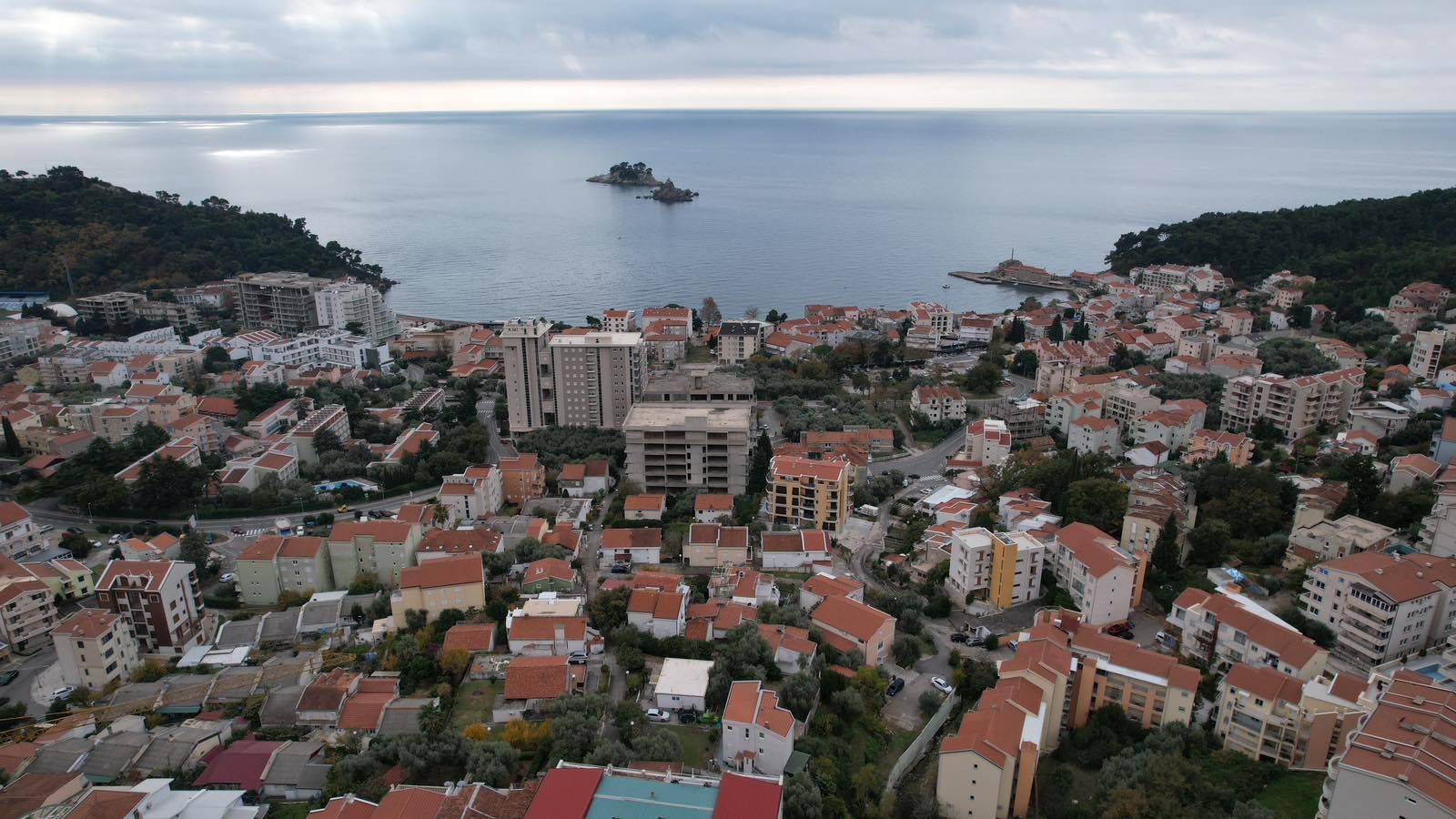 amforaproperty.com/Stambeni objekat u izgradnji 680m2 sa pogledom na more,Petrovac