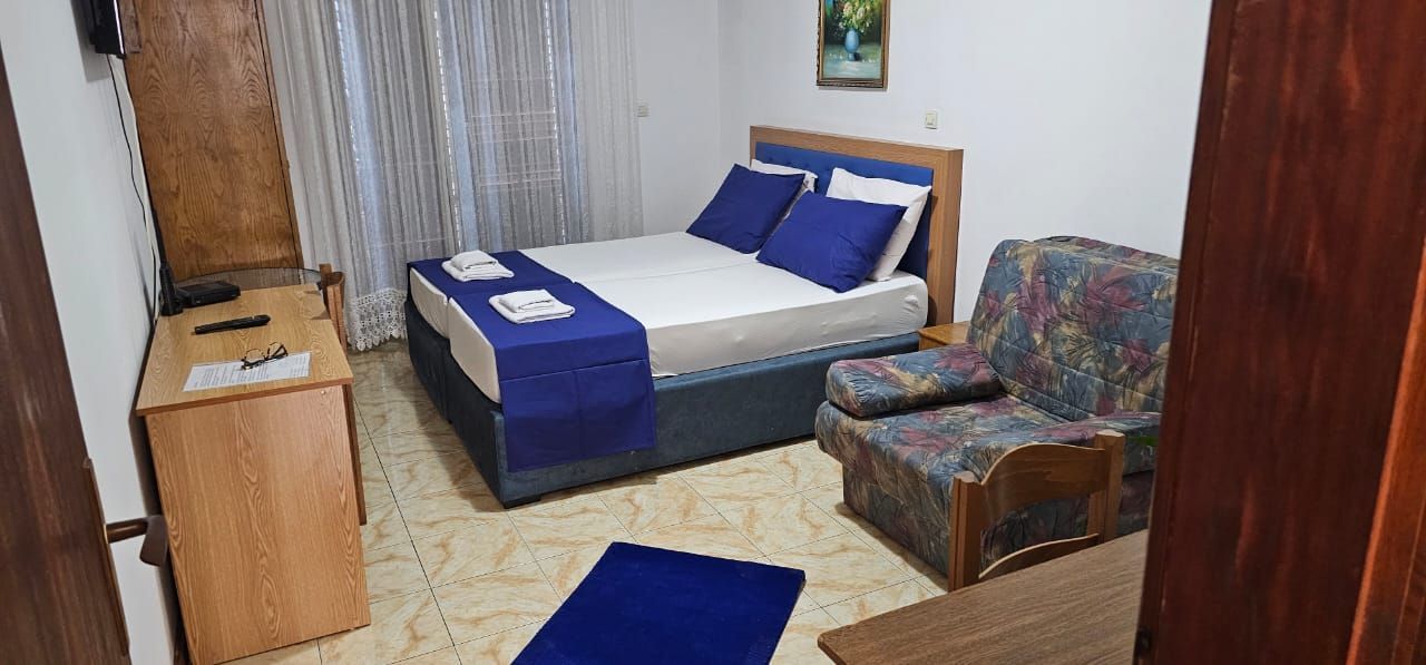 amforaproperty.com/Kompletno namešten hotel-apartman u centru Budve, 200 metara od Slovenske plaže