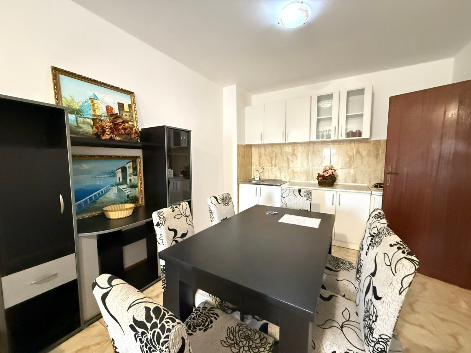 amforaproperty.com/Kompletno namešten hotel-apartman u centru Budve, 200 metara od Slovenske plaže