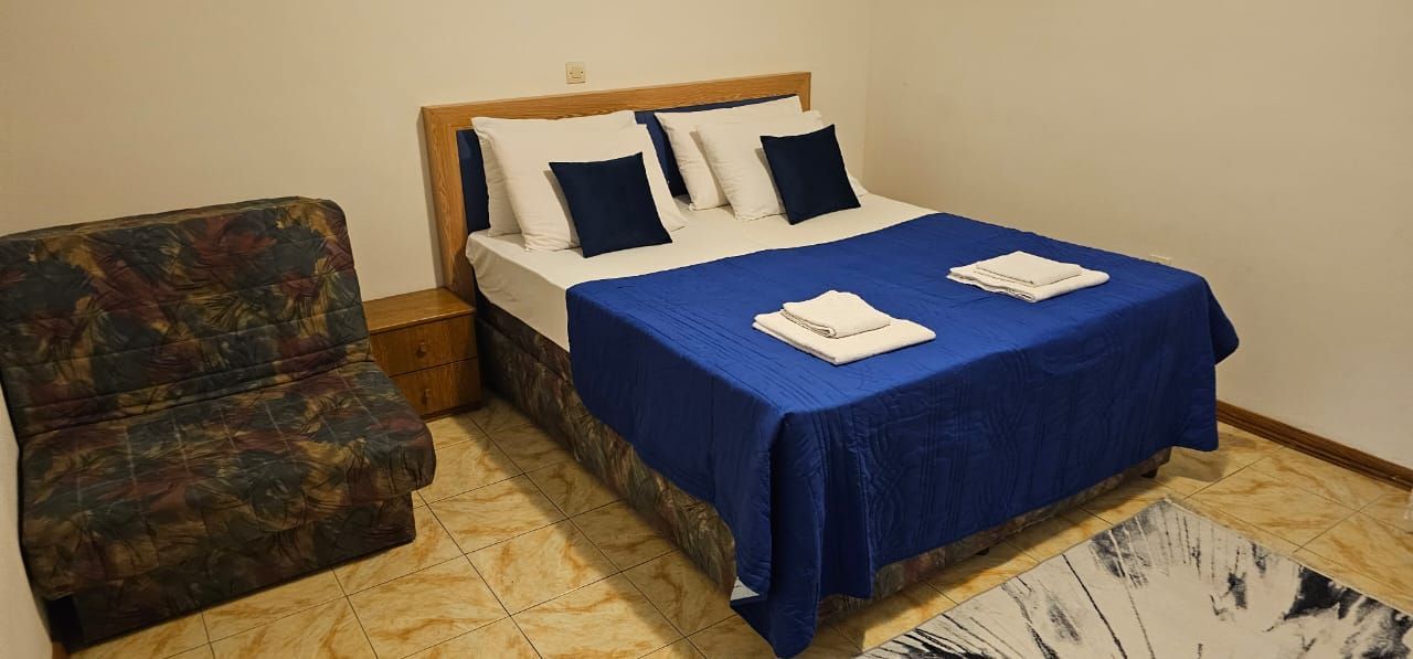 amforaproperty.com/IZDAVANJE-Kompletno namešten hotel-apartman u centru Budve, 200 metara od Slovenske plaže (IZDAVANJE NA DUZI PERIOD)