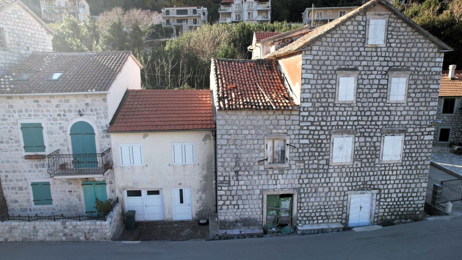 amforaproperty.com/Prelepa kamena kuća na prvoj liniji do mora u Muo, Kotor