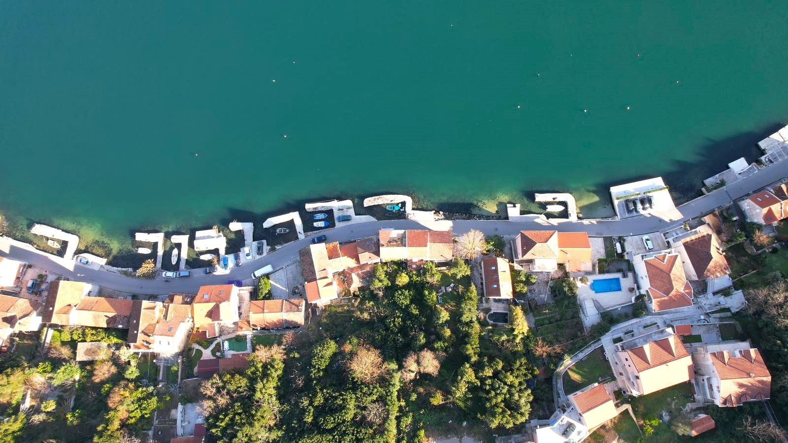 amforaproperty.com/Prelepa kamena kuća na prvoj liniji do mora u Muo, Kotor