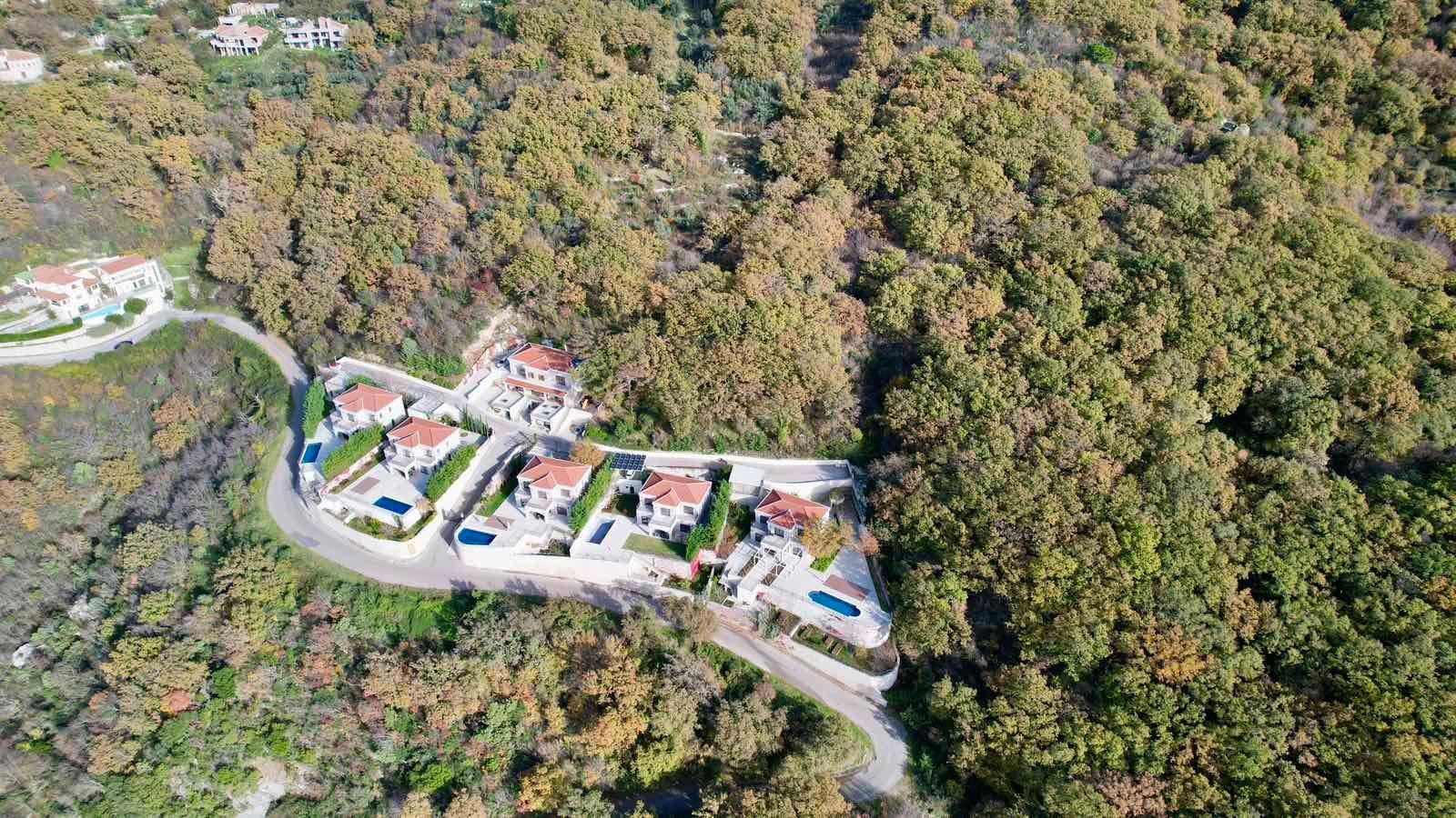 amforaproperty.com/Urbanizovano zemljište od 2.170 m² sa panoramskim pogledom na more – Kuljače, Budva