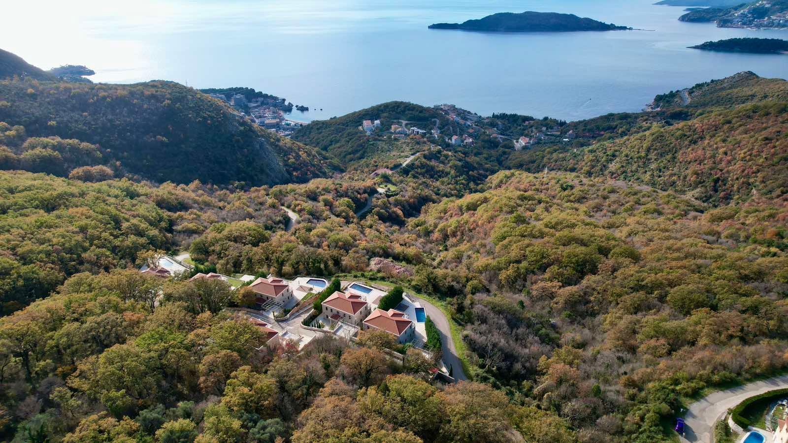 amforaproperty.com/Urbanizovano zemljište od 2.170 m² sa panoramskim pogledom na more – Kuljače, Budva