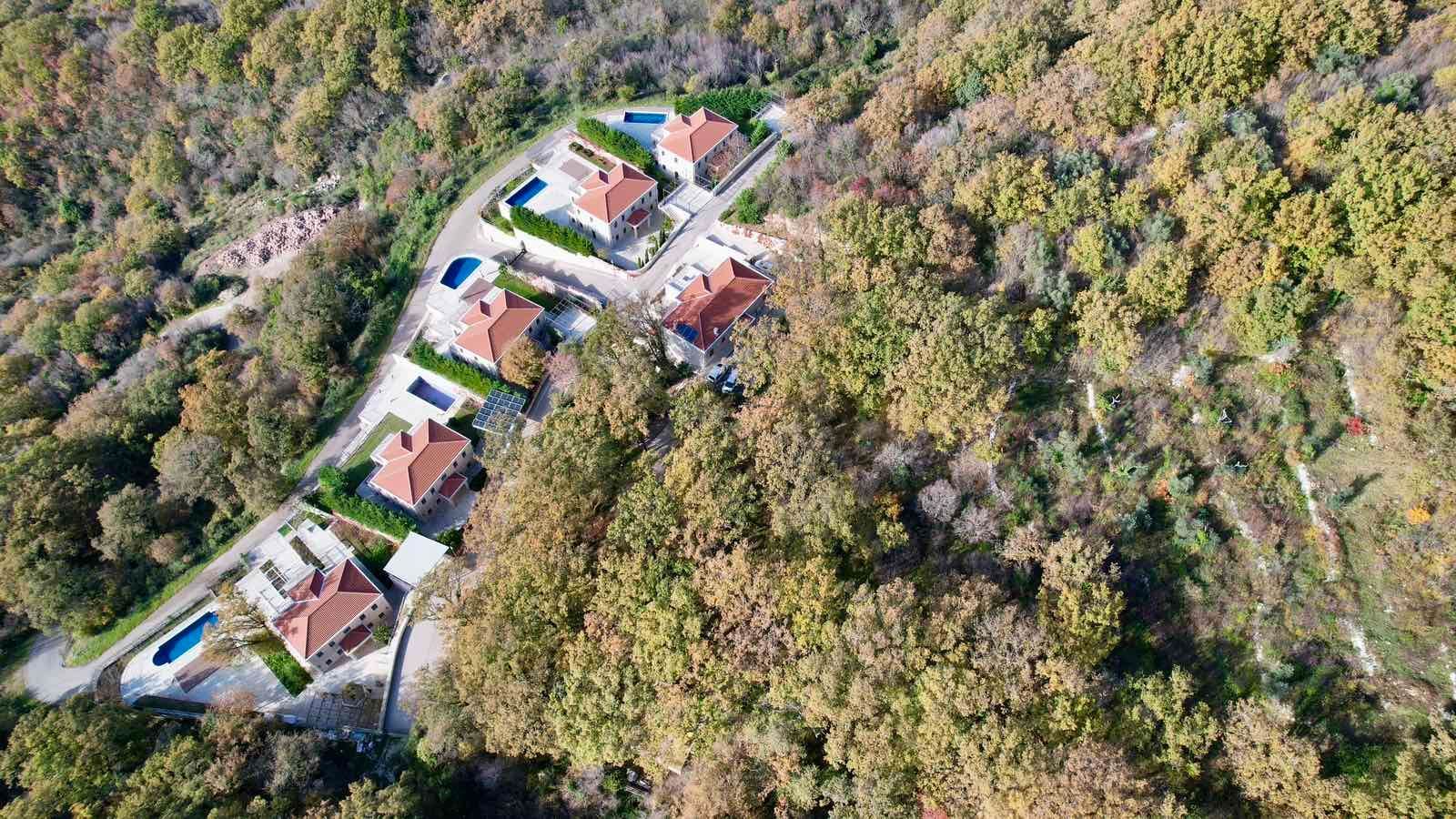 amforaproperty.com/Urbanizovano zemljište od 2.170 m² sa panoramskim pogledom na more – Kuljače, Budva