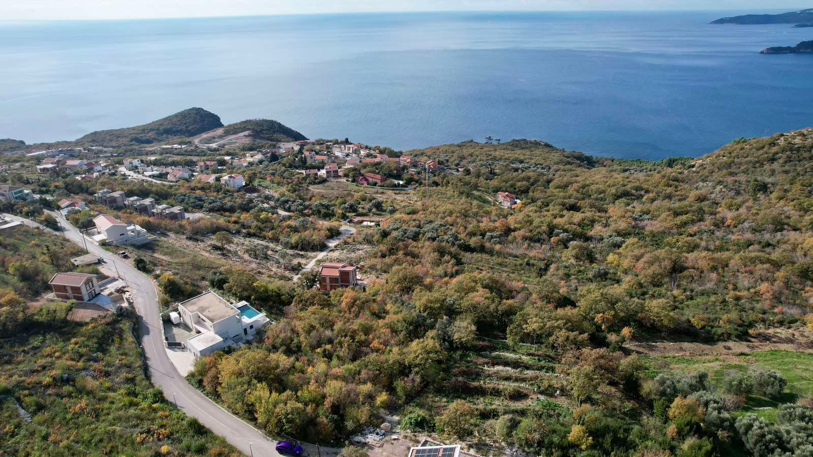 amforaproperty.com/Urbanizovano zemljište od 1.204 m² sa panoramskim pogledom na more – Blizikuće, Budva