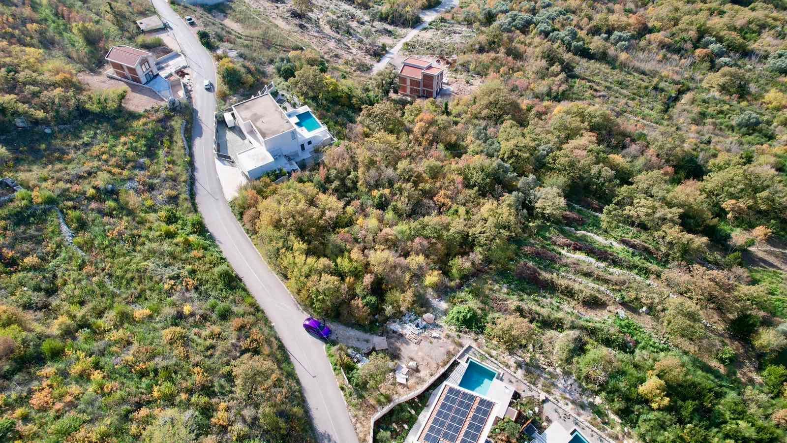 amforaproperty.com/Urbanizovano zemljište od 2300 m² sa panoramskim pogledom na more – Blizikuće, Budva