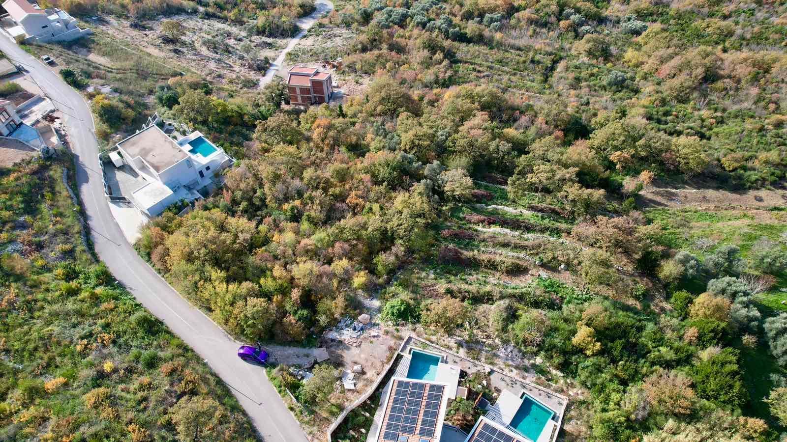 amforaproperty.com/Urbanizovano zemljište od 2300 m² sa panoramskim pogledom na more – Blizikuće, Budva