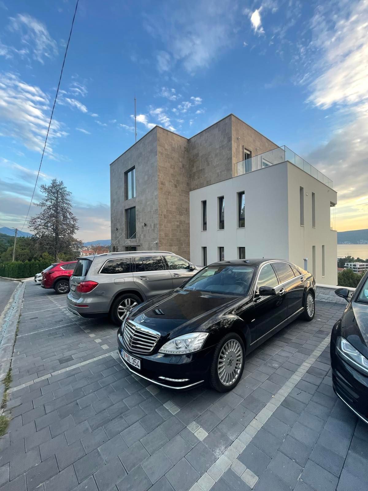 amforaproperty.com/Dvosoban Dupleks 101,5m² sa Panoramskim Pogledom, Parking Mestom i Bazenom u Modernom Kompleksu - Donja Lastva, Tivat