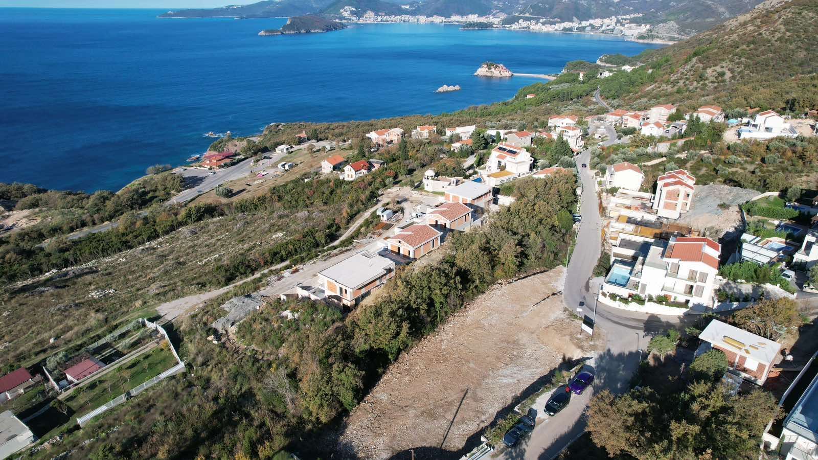 amforaproperty.com/Urbanizovan plac 1.320 m² sa pogledom na more za gradnju 3 vile, Blizikuće, Budva