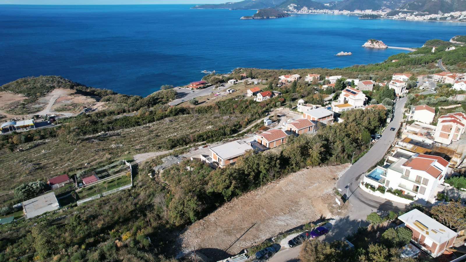 amforaproperty.com/Urbanizovan plac 1.320 m² sa pogledom na more za gradnju 3 vile, Blizikuće, Budva