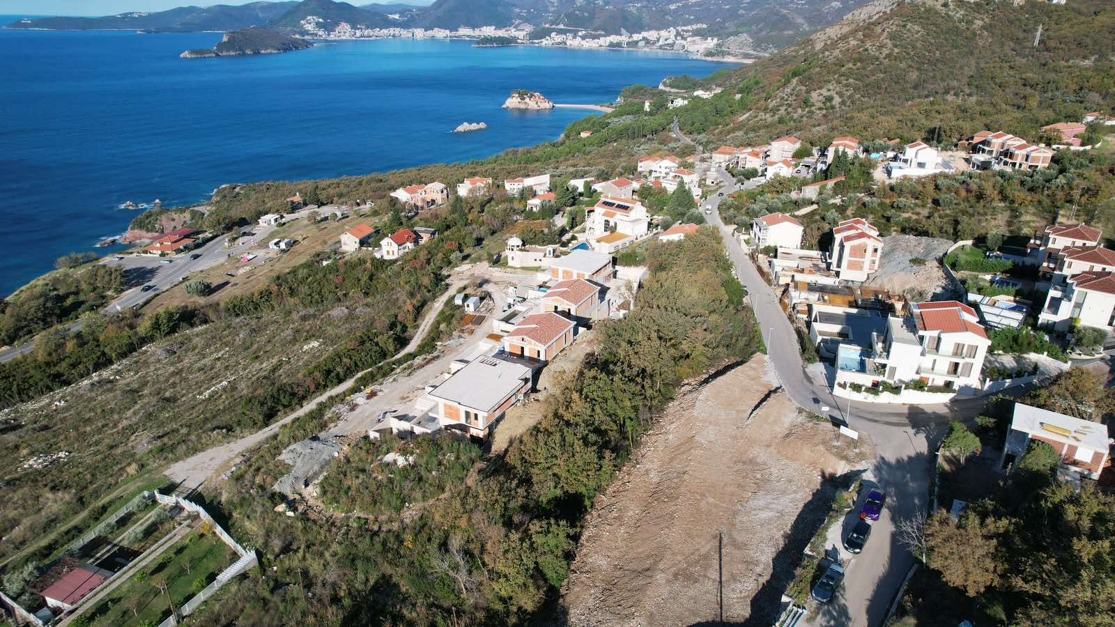 amforaproperty.com/Urbanizovan plac 1.320 m² sa pogledom na more za gradnju 3 vile, Blizikuće, Budva